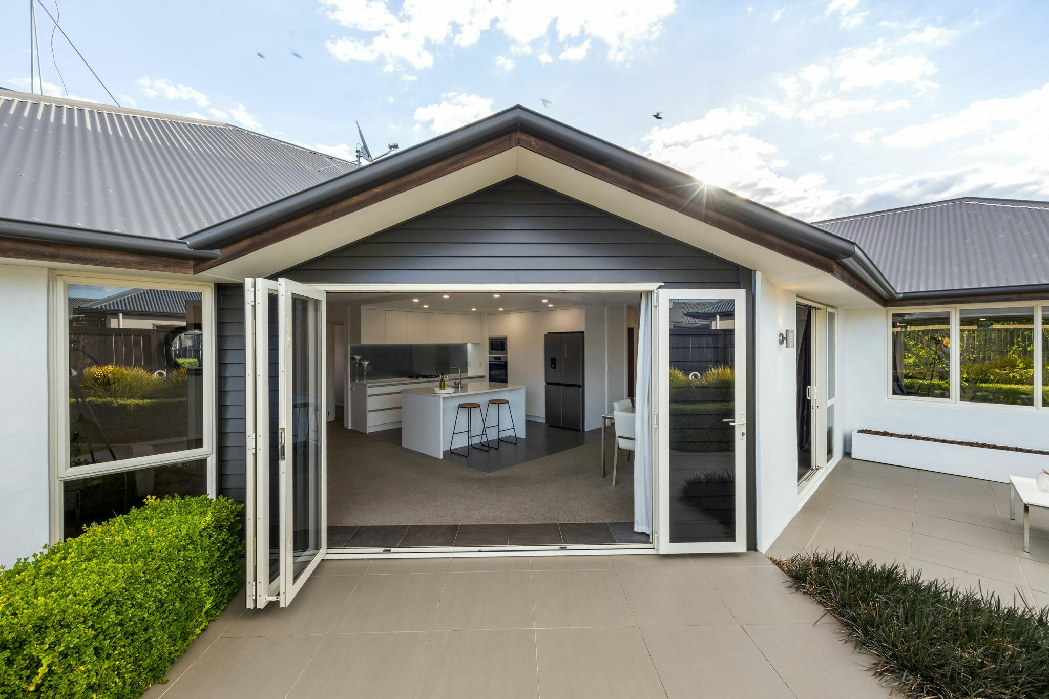 13 web or mls in House AR0 8150