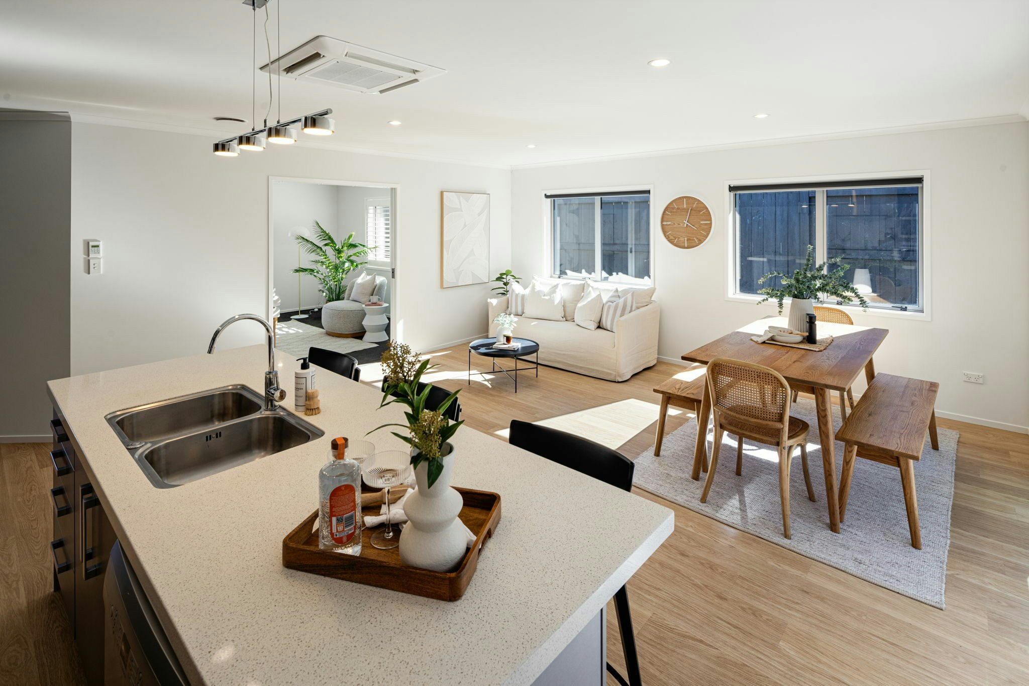 13 web or mls in House AR5 6813