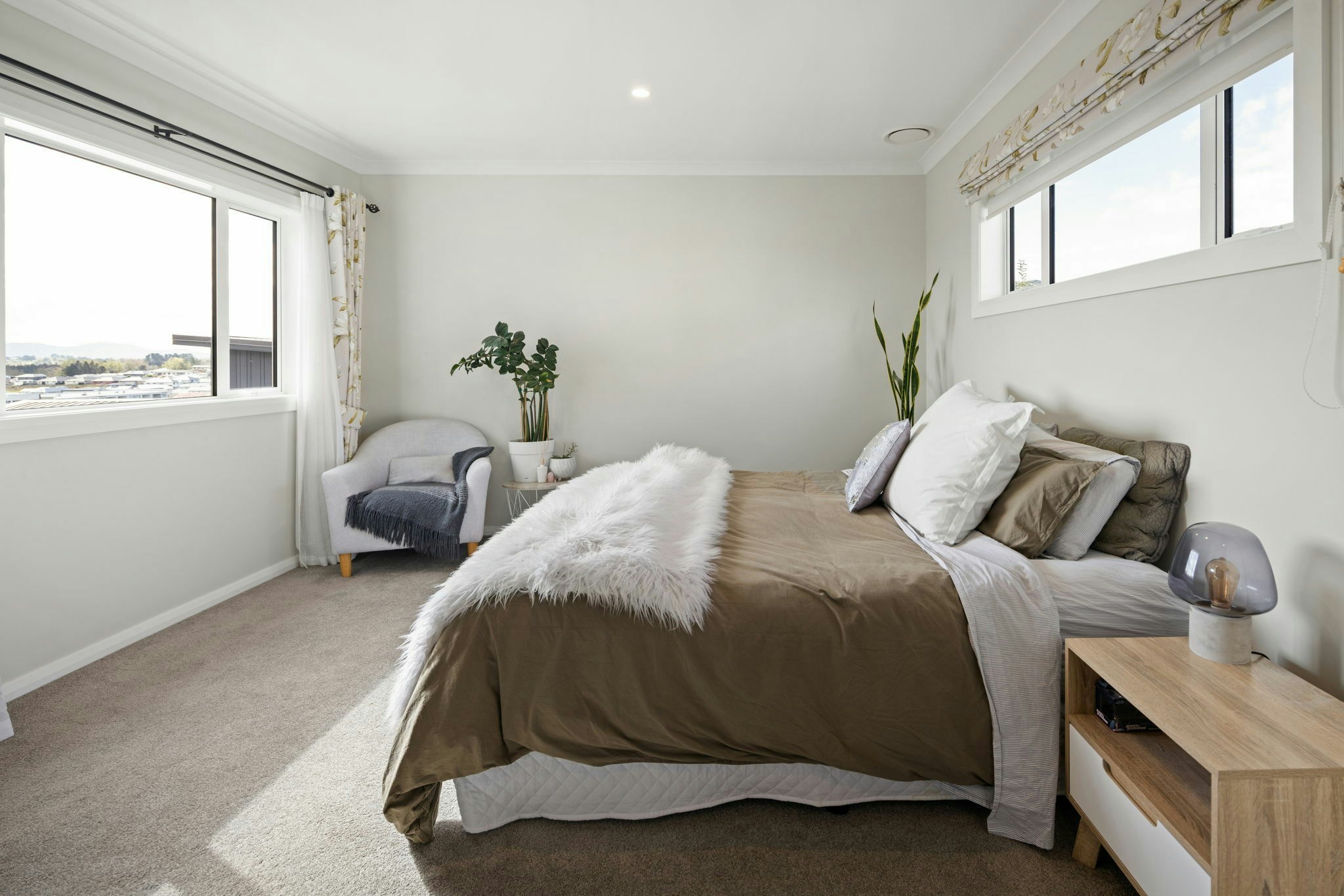 13 web or mls in House AR5 9146