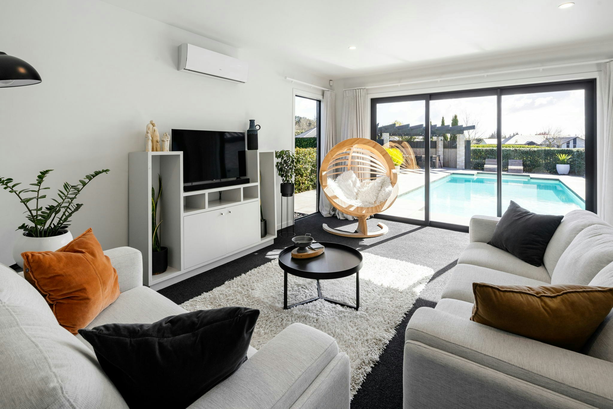 134 web or mls in House AR5 7745