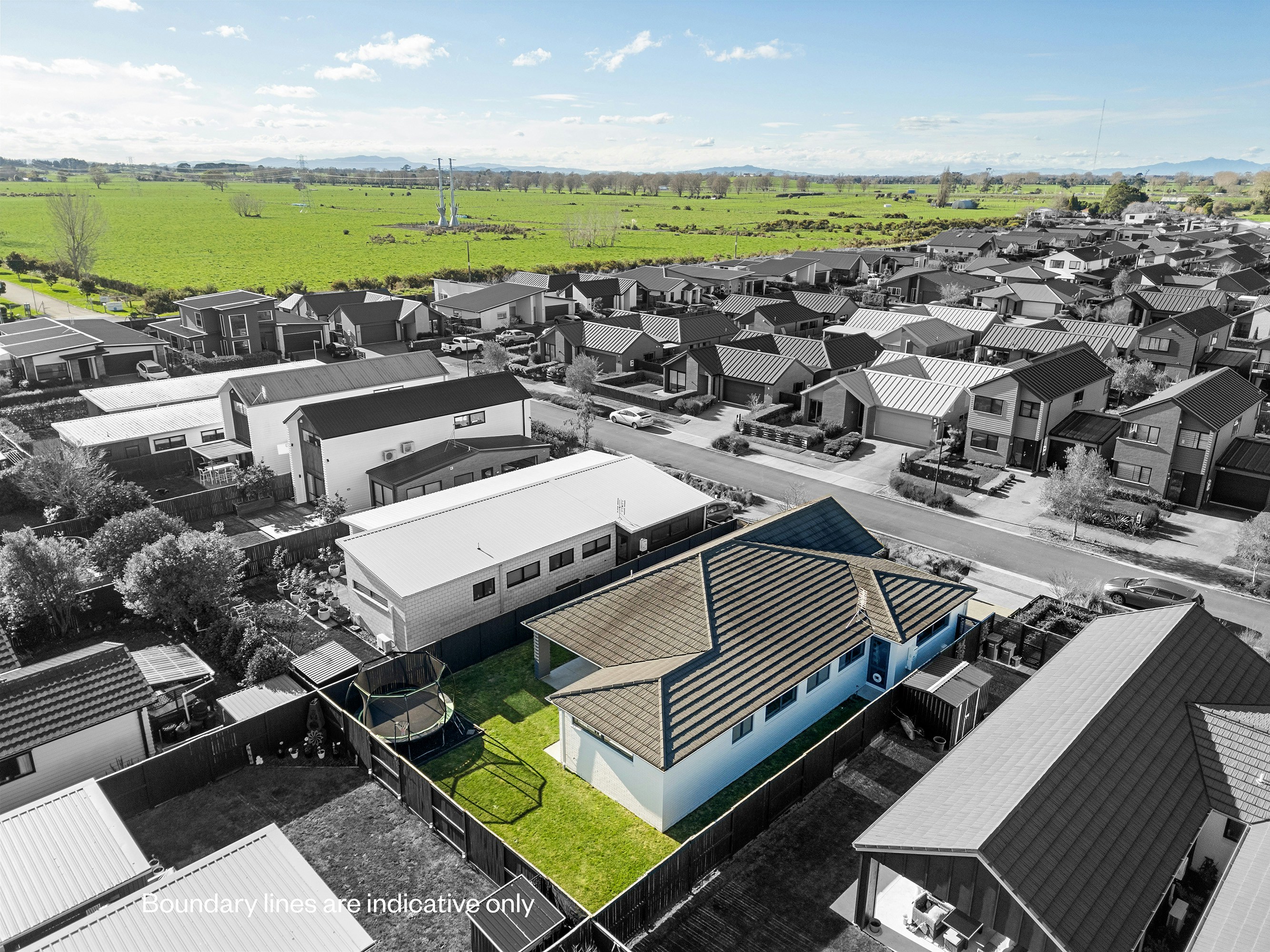 14 EDIT web or mls in House DJI 0859