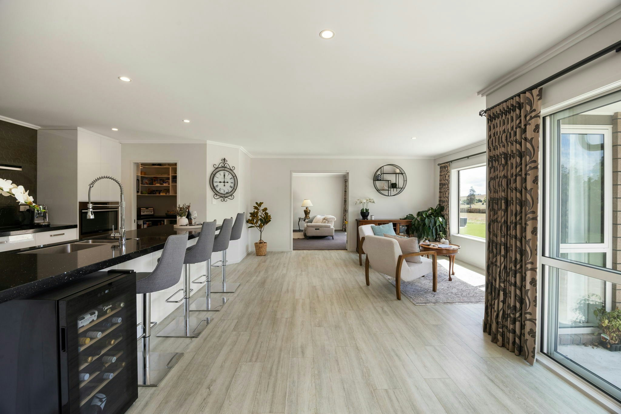 14 web or mls in House AR0 3365