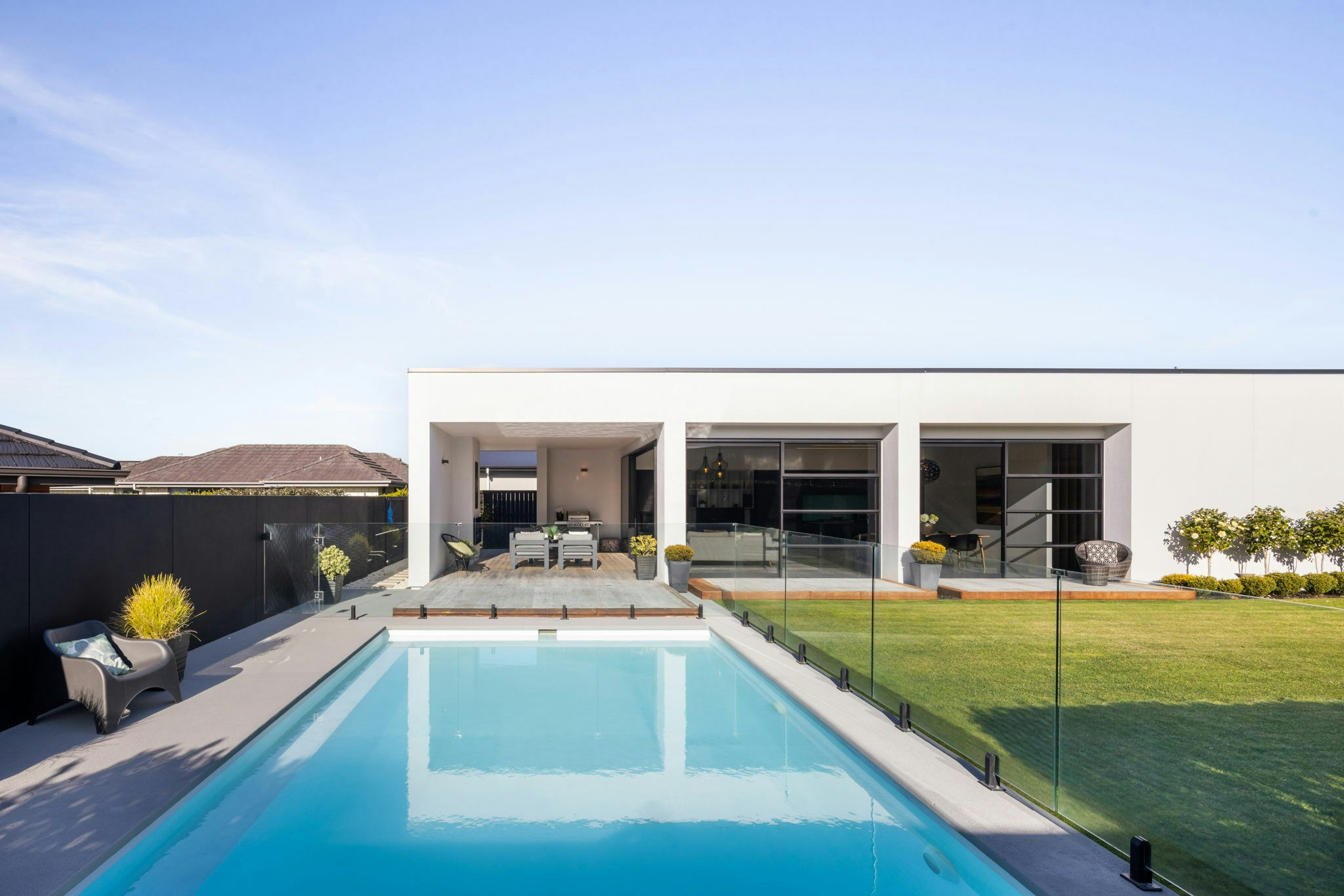 14 web or mls in House AR5 0633