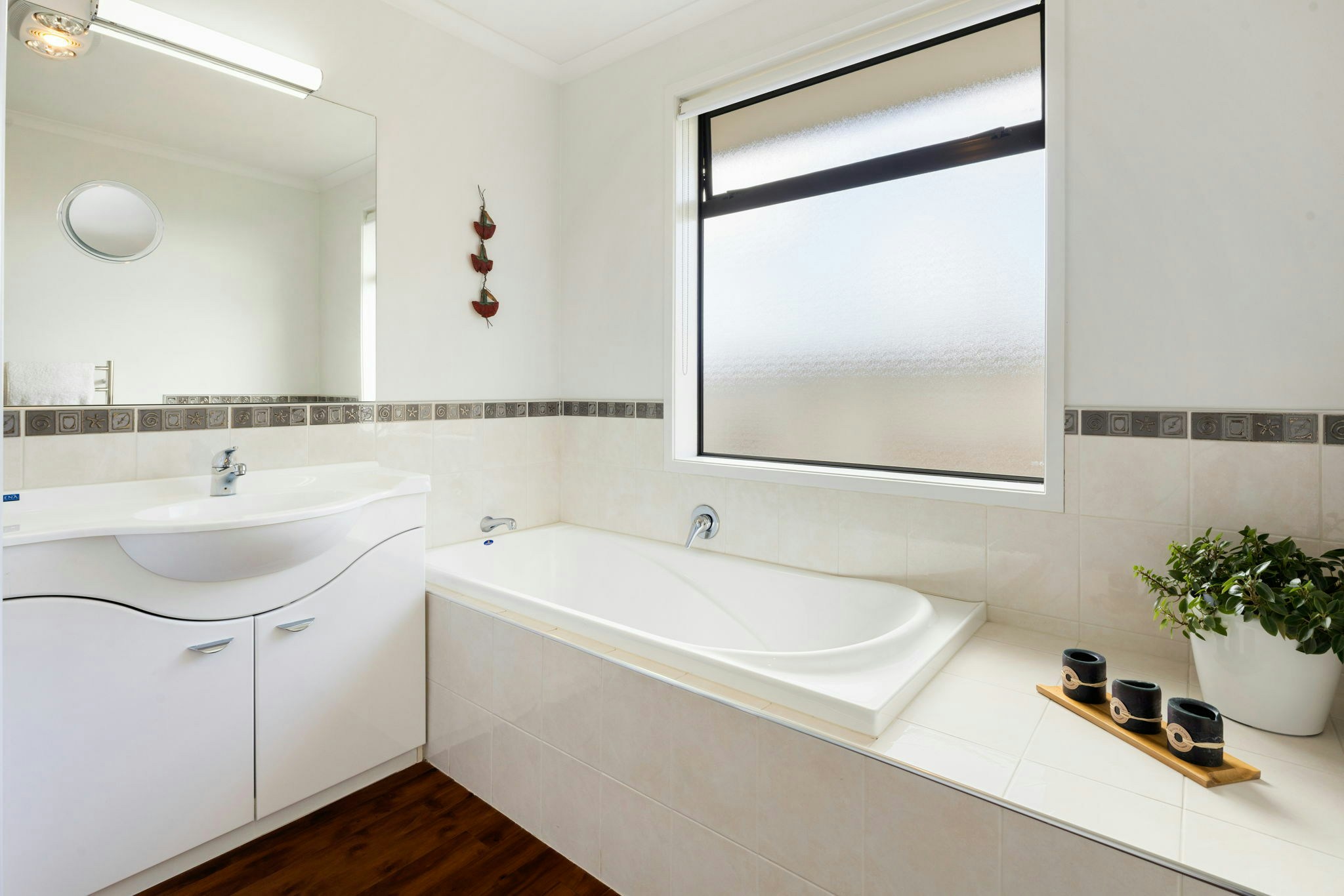 14 web or mls in House AR5 5157