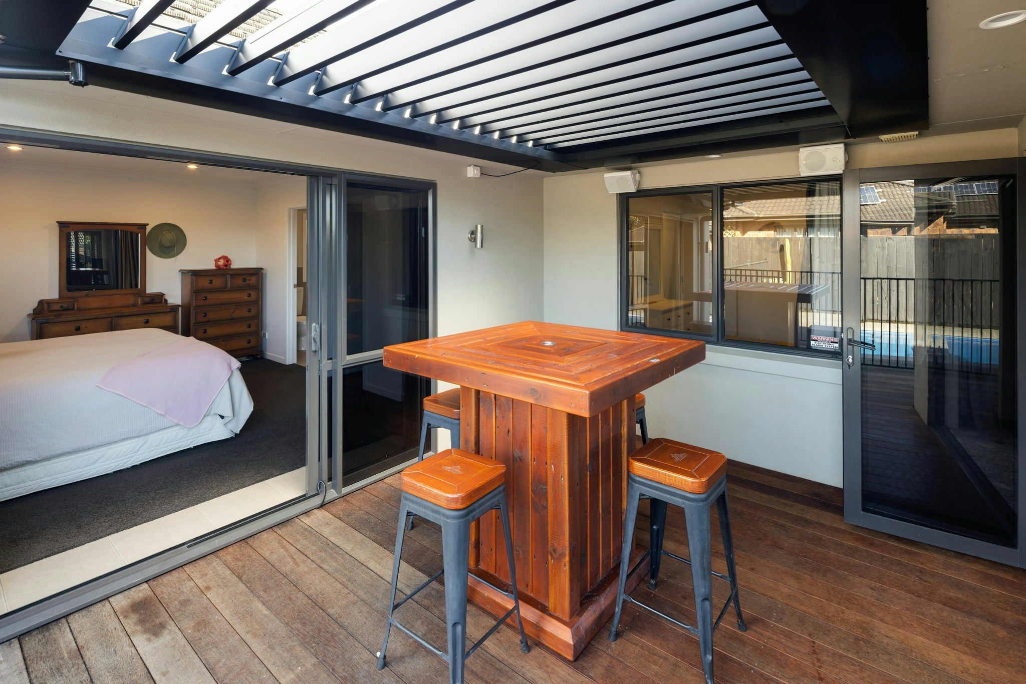 14 web or mls in House AR5 6334