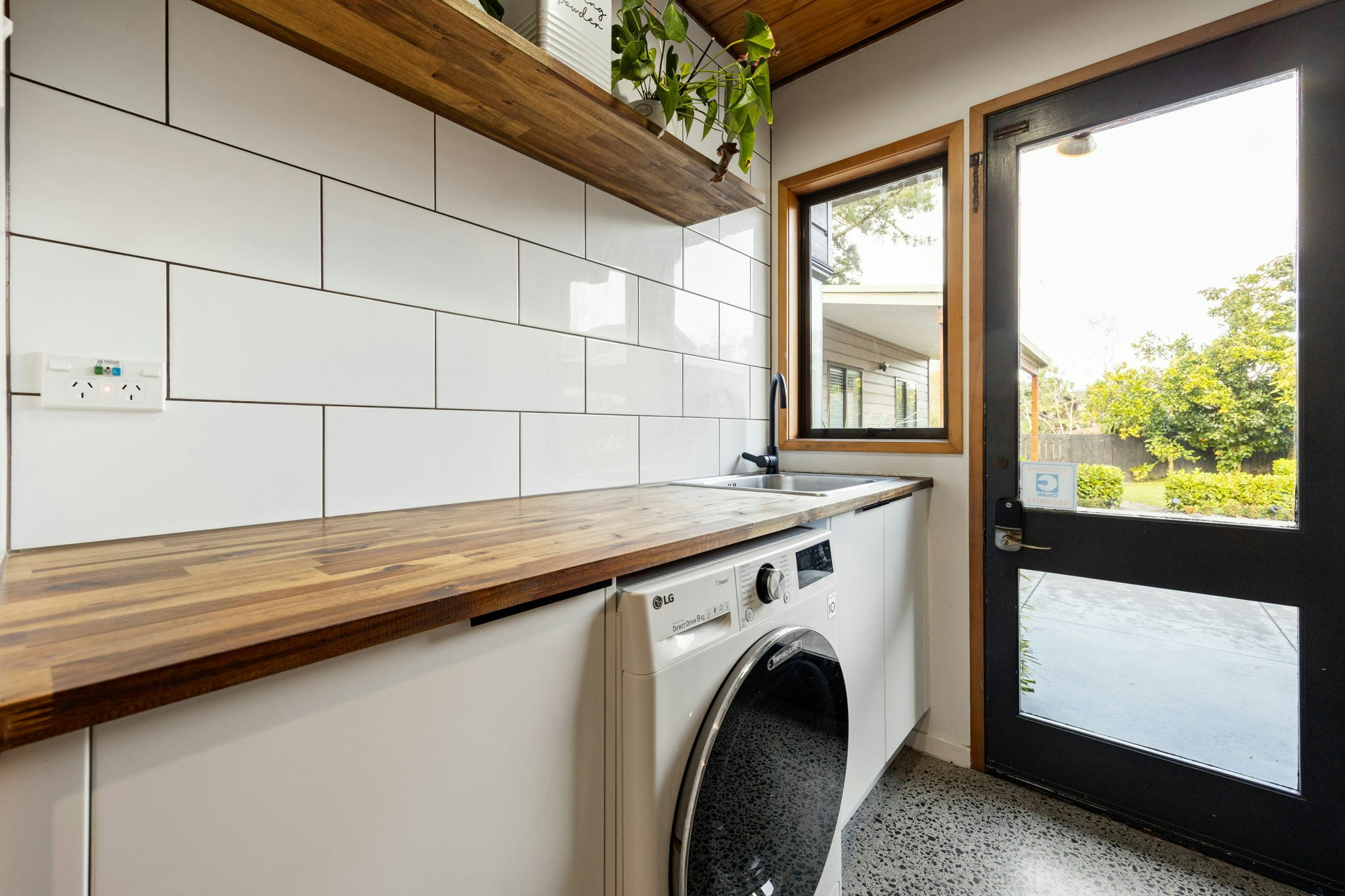 15 web or mls in House AR0 4100