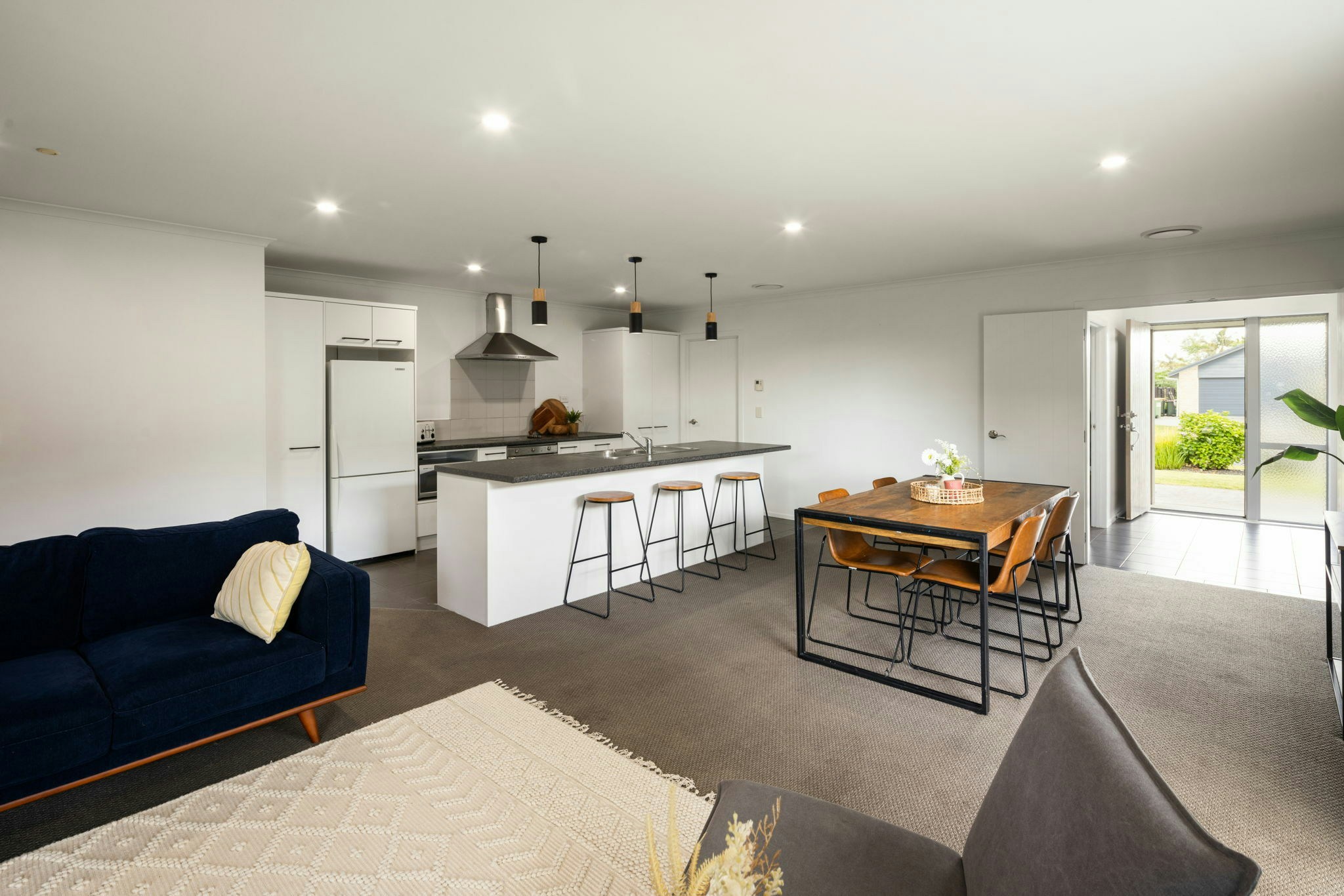 15 web or mls in House AR5 0176