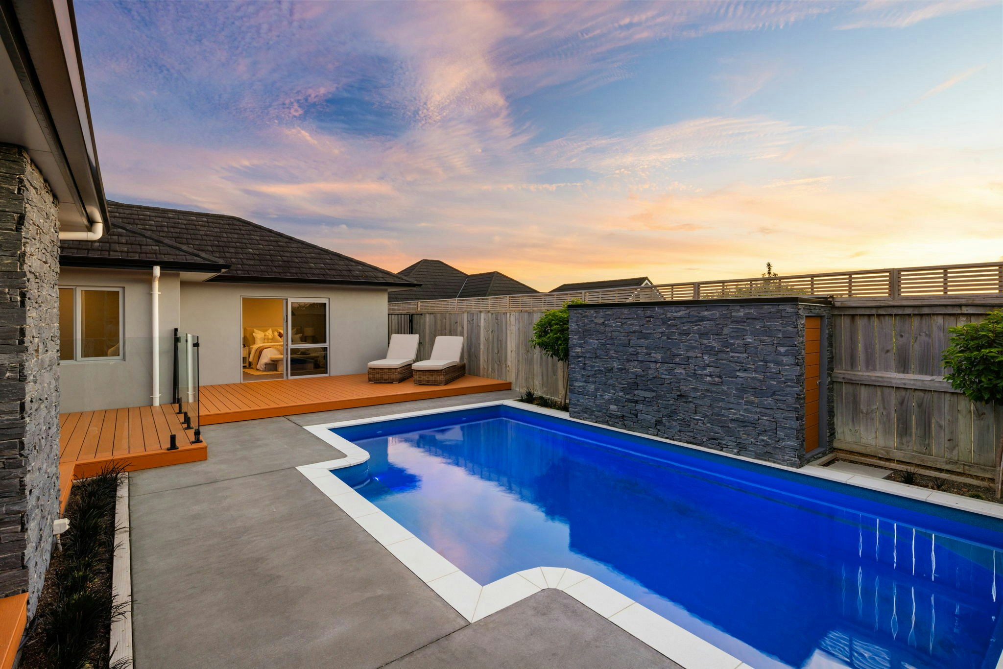 15 web or mls in House AR5 5232