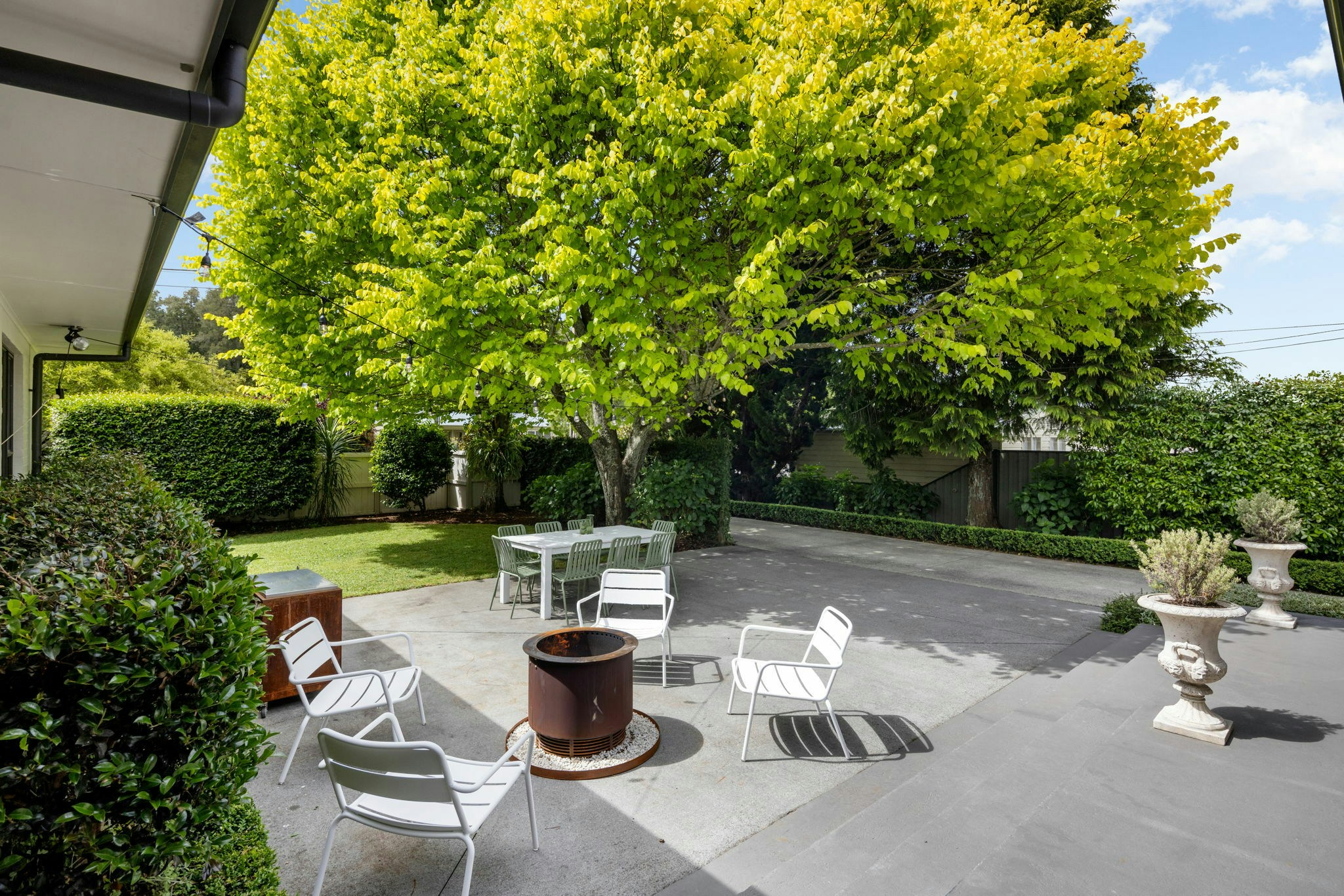 15 web or mls in House AR5 5401