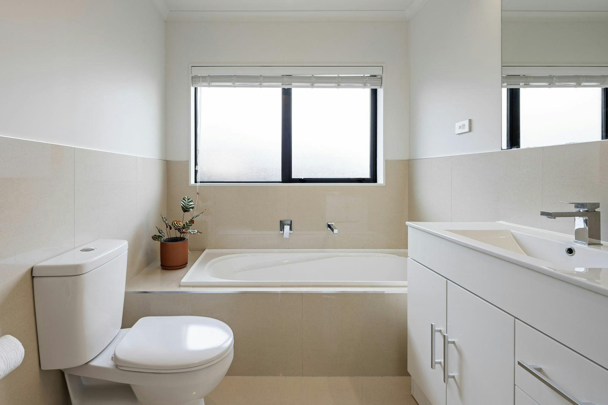 15 web or mls in House AR5 7404