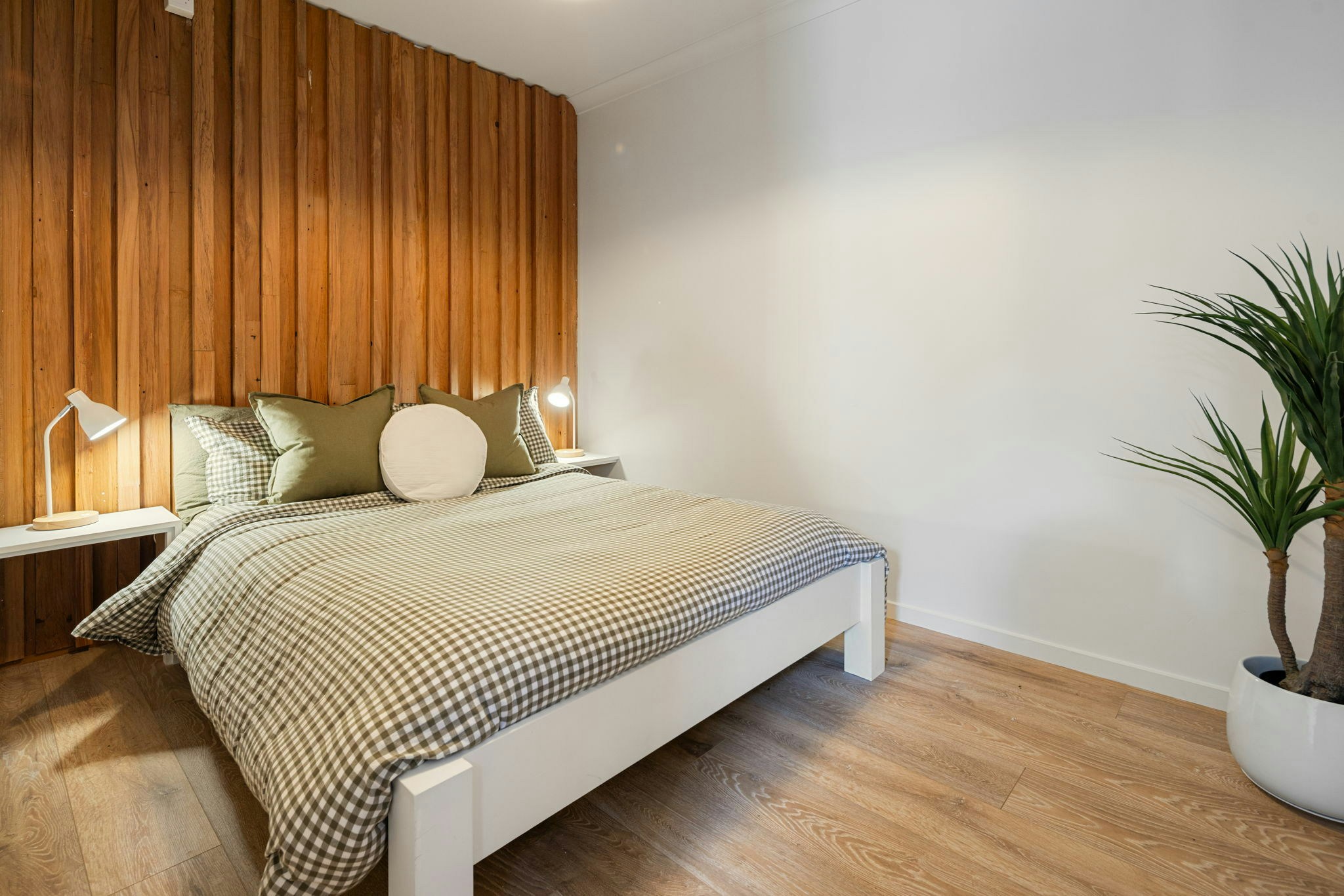 151 web or mls in House AR5 8085