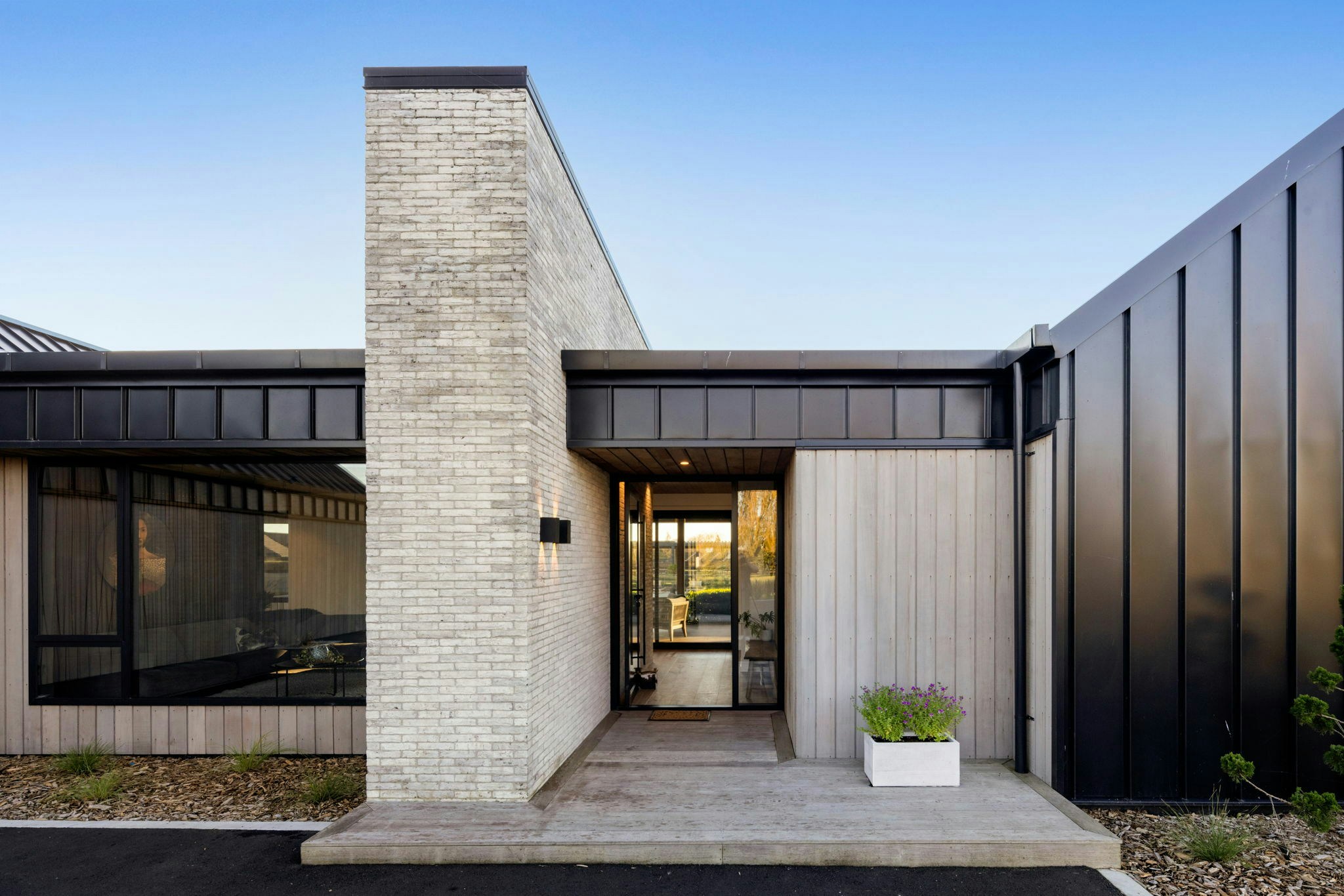 158 web or mls in House AR5 4758