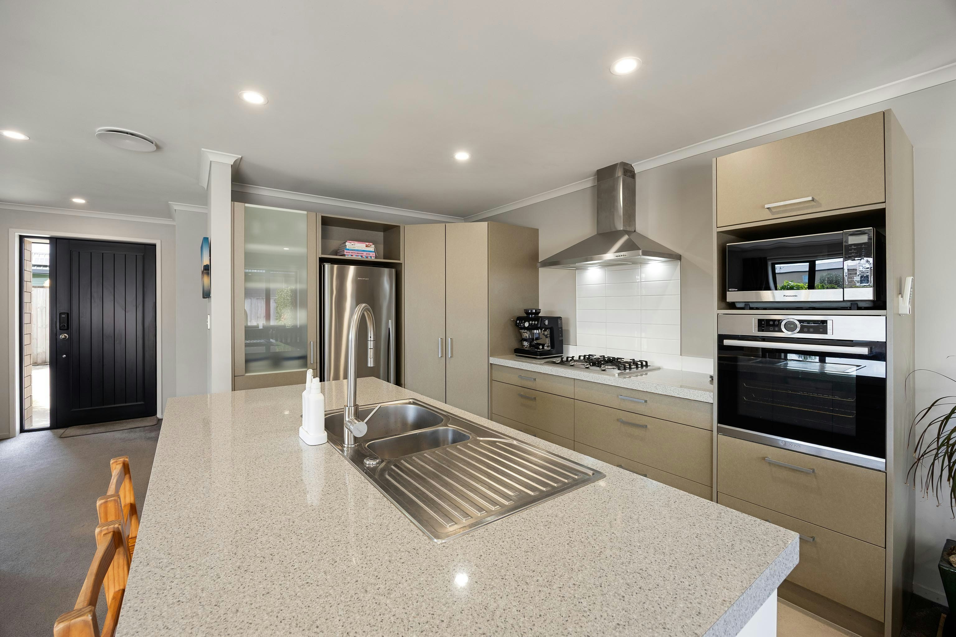 16 print in House AR0 8117