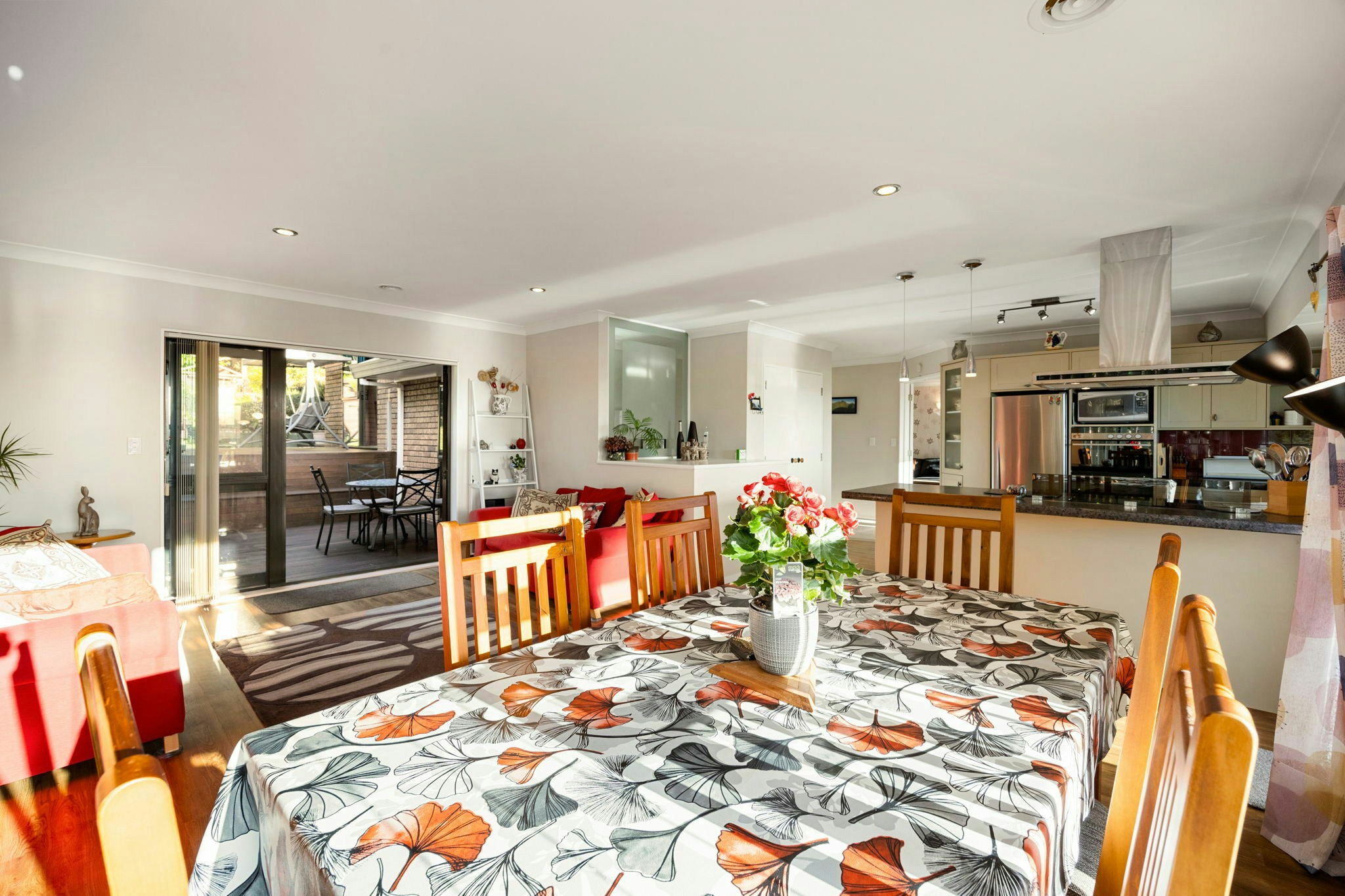 16 web or mls in House AR0 2131