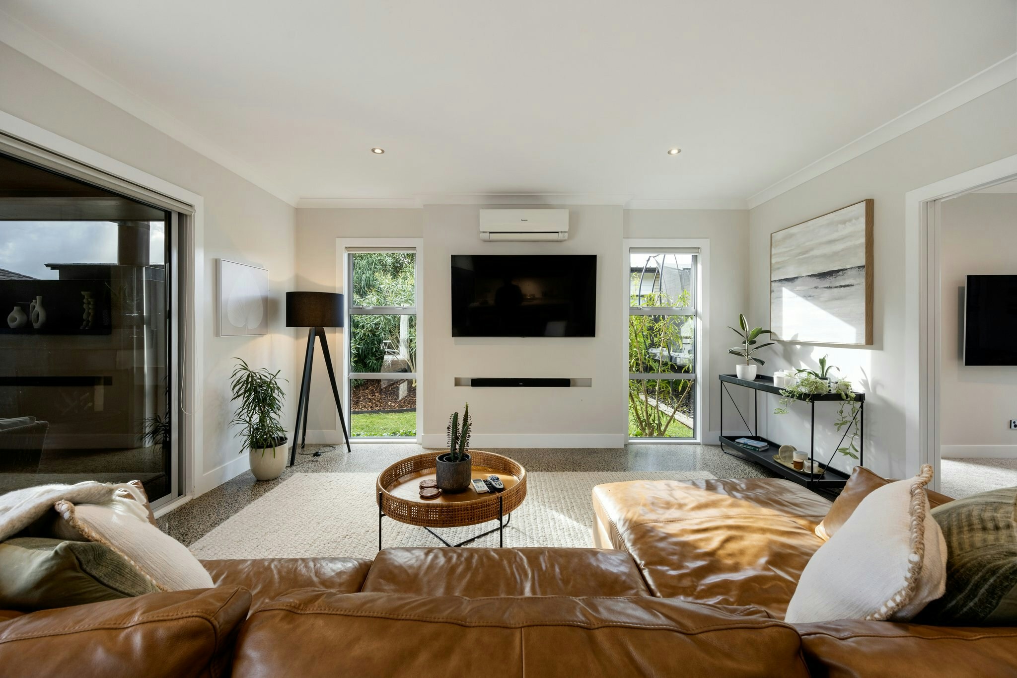 16 web or mls in House AR0 5442