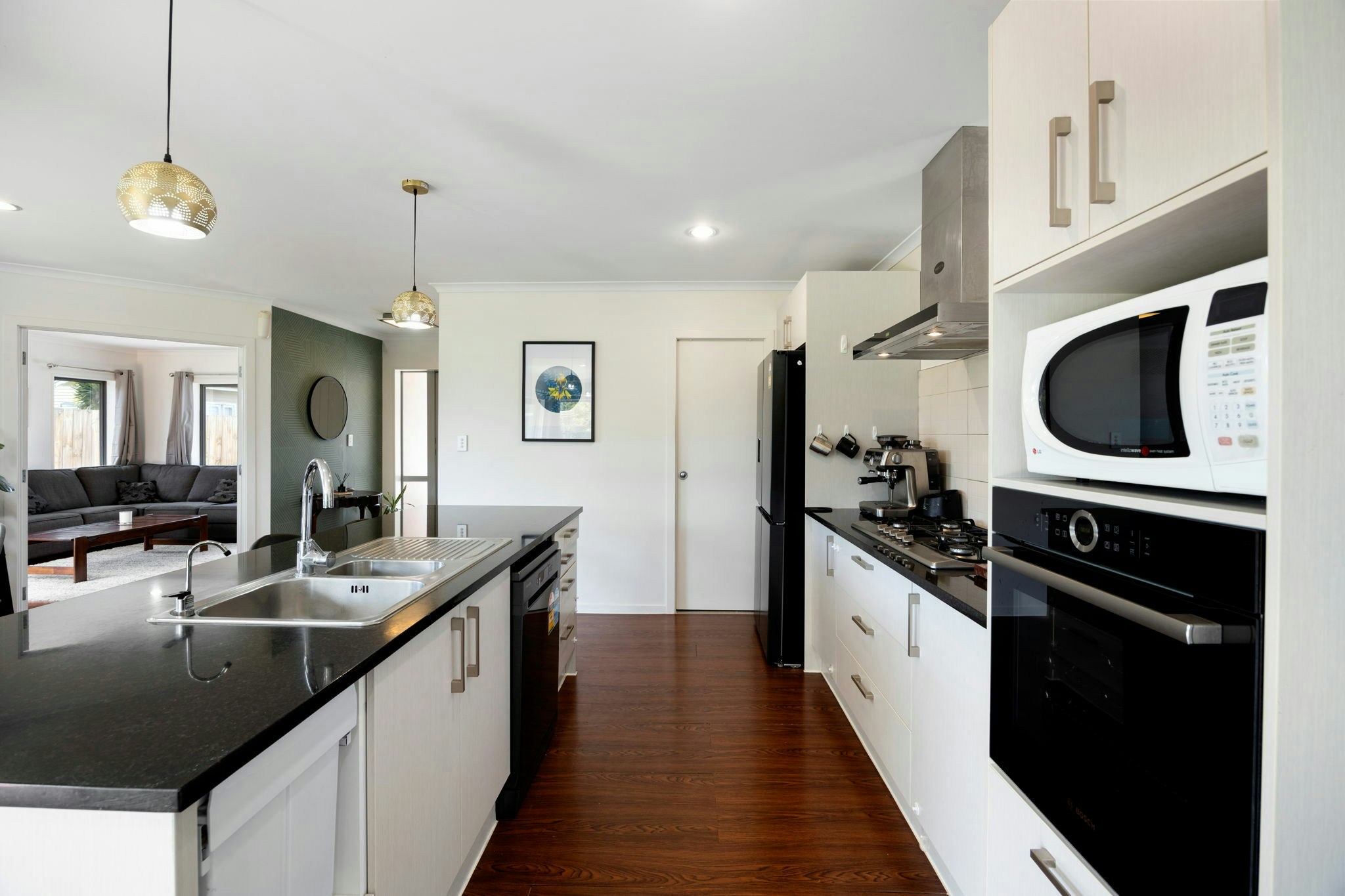 16 web or mls in House AR0 6250