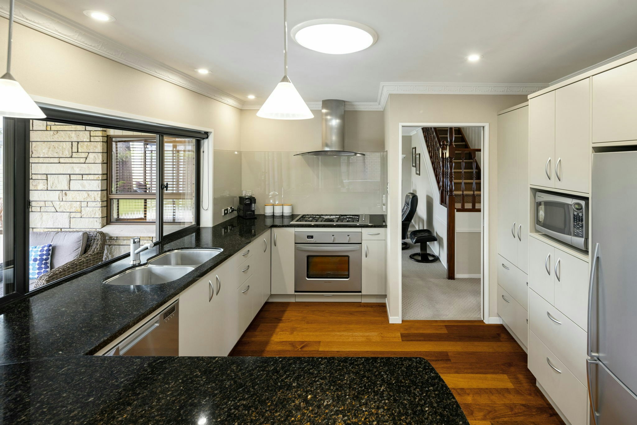 16 web or mls in House AR5 4944