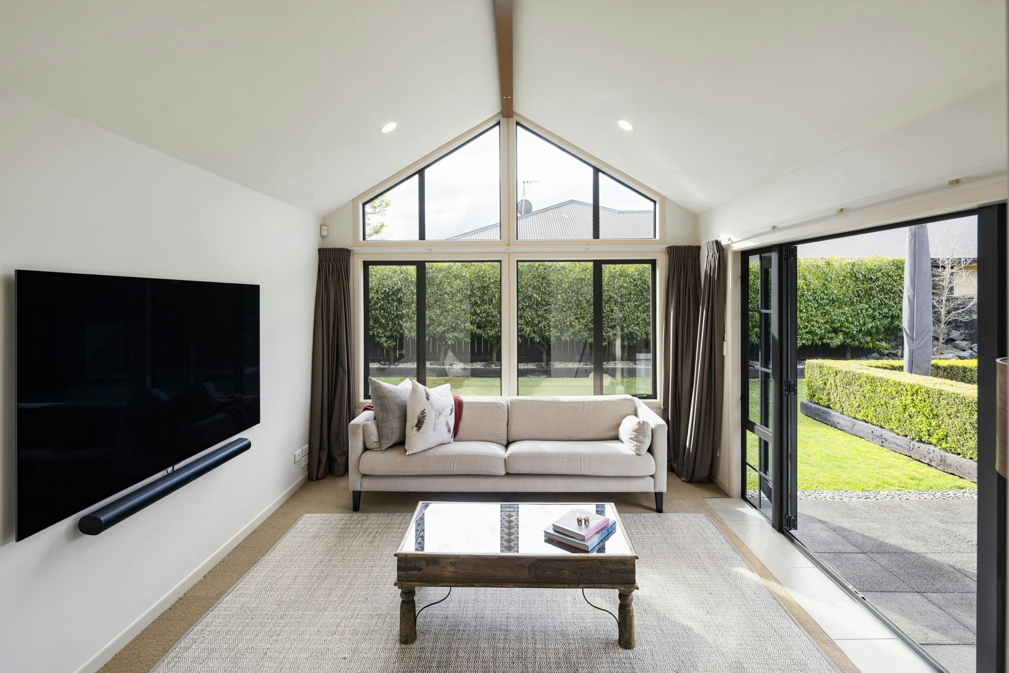 16 web or mls in House AR5 5220