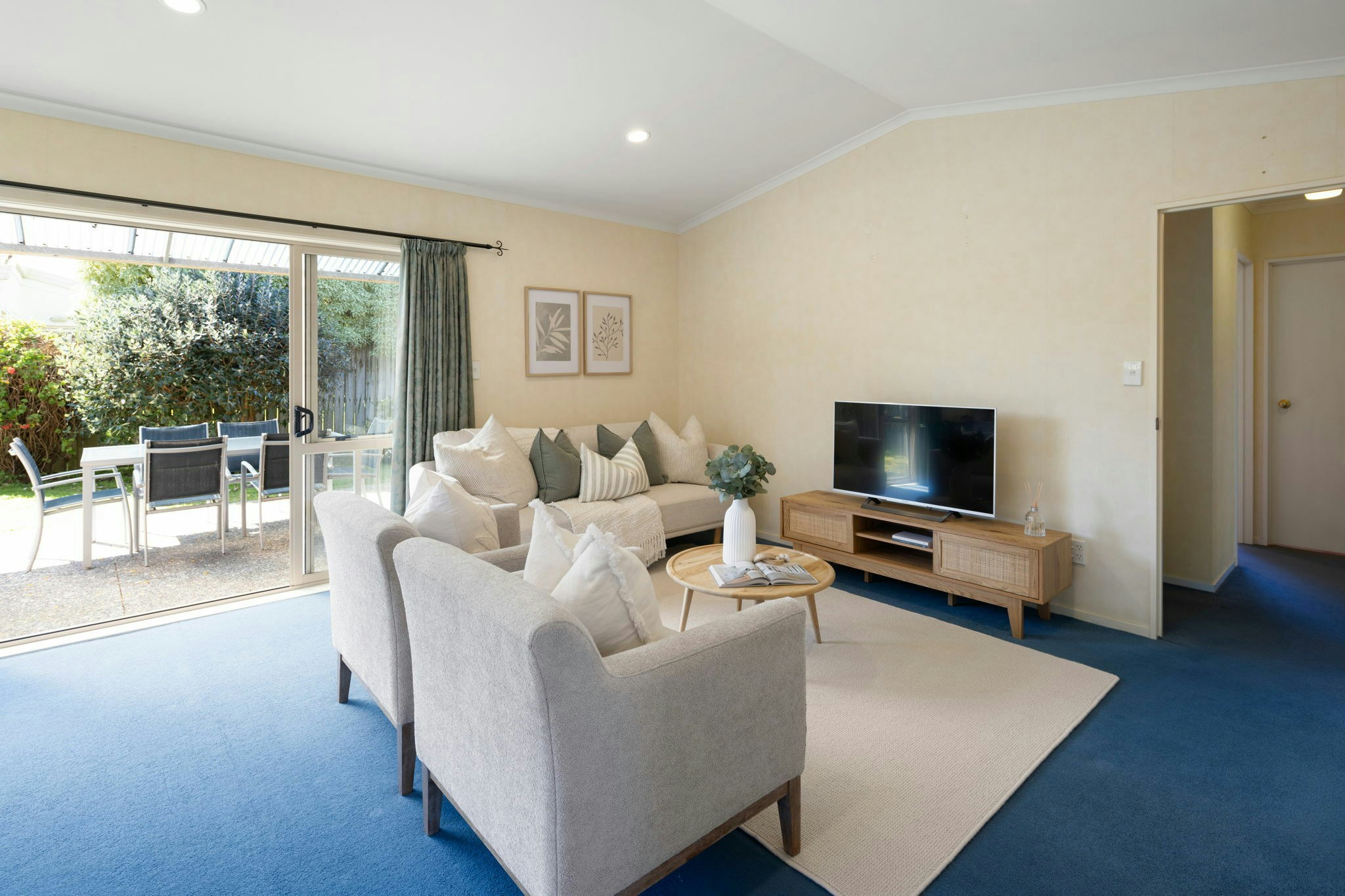 16 web or mls in House AR5 5256