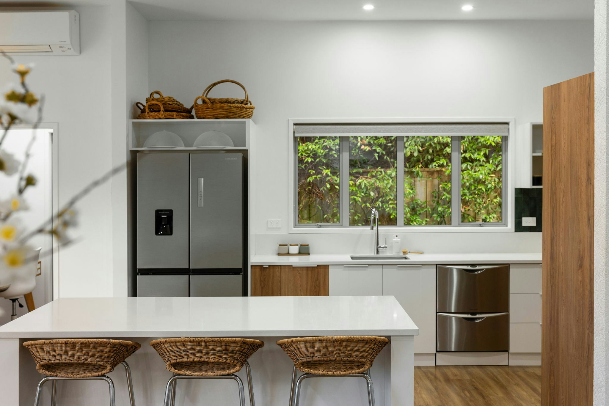 16 web or mls in House AR5 8374