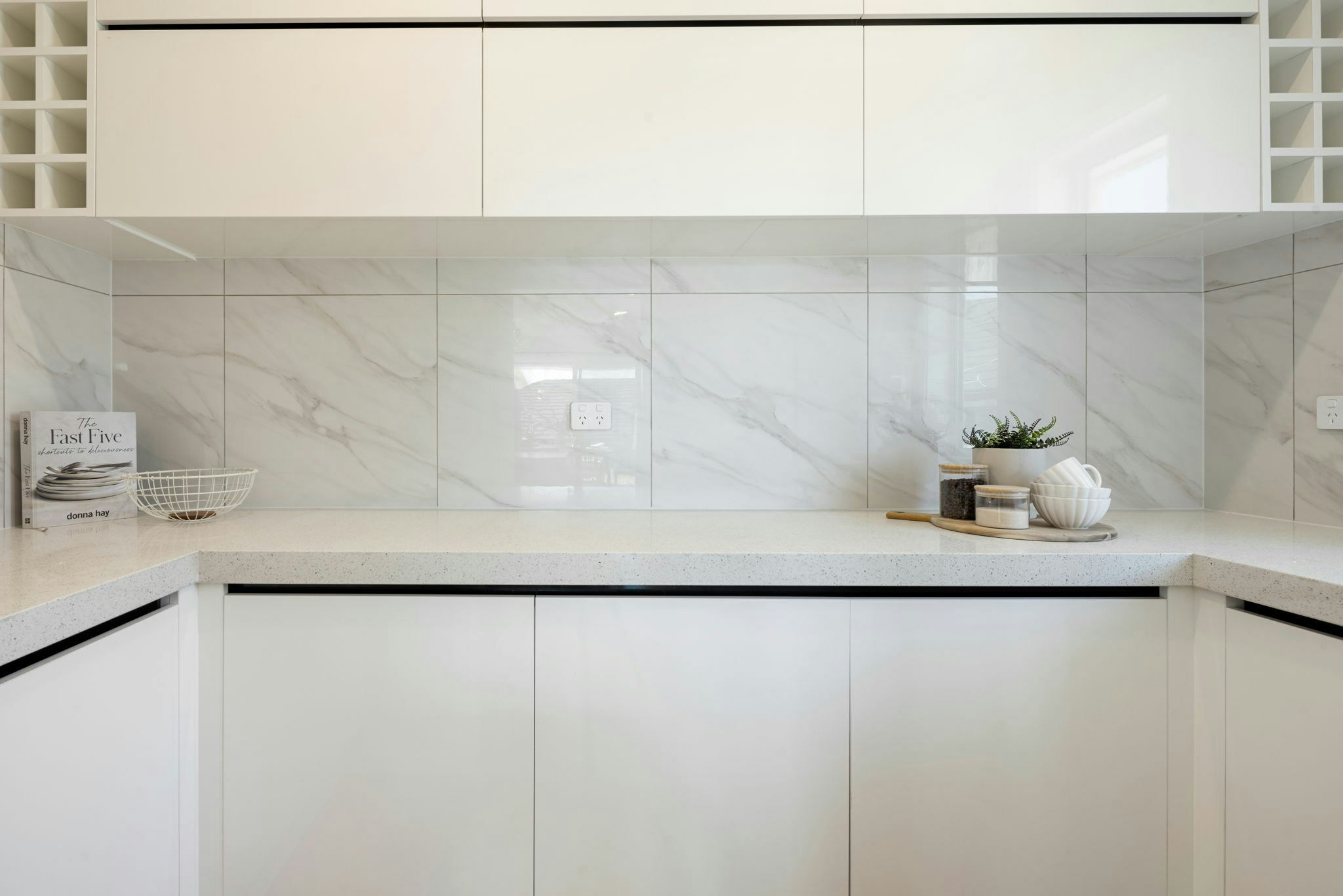 16 web or mls in House AR5 9864