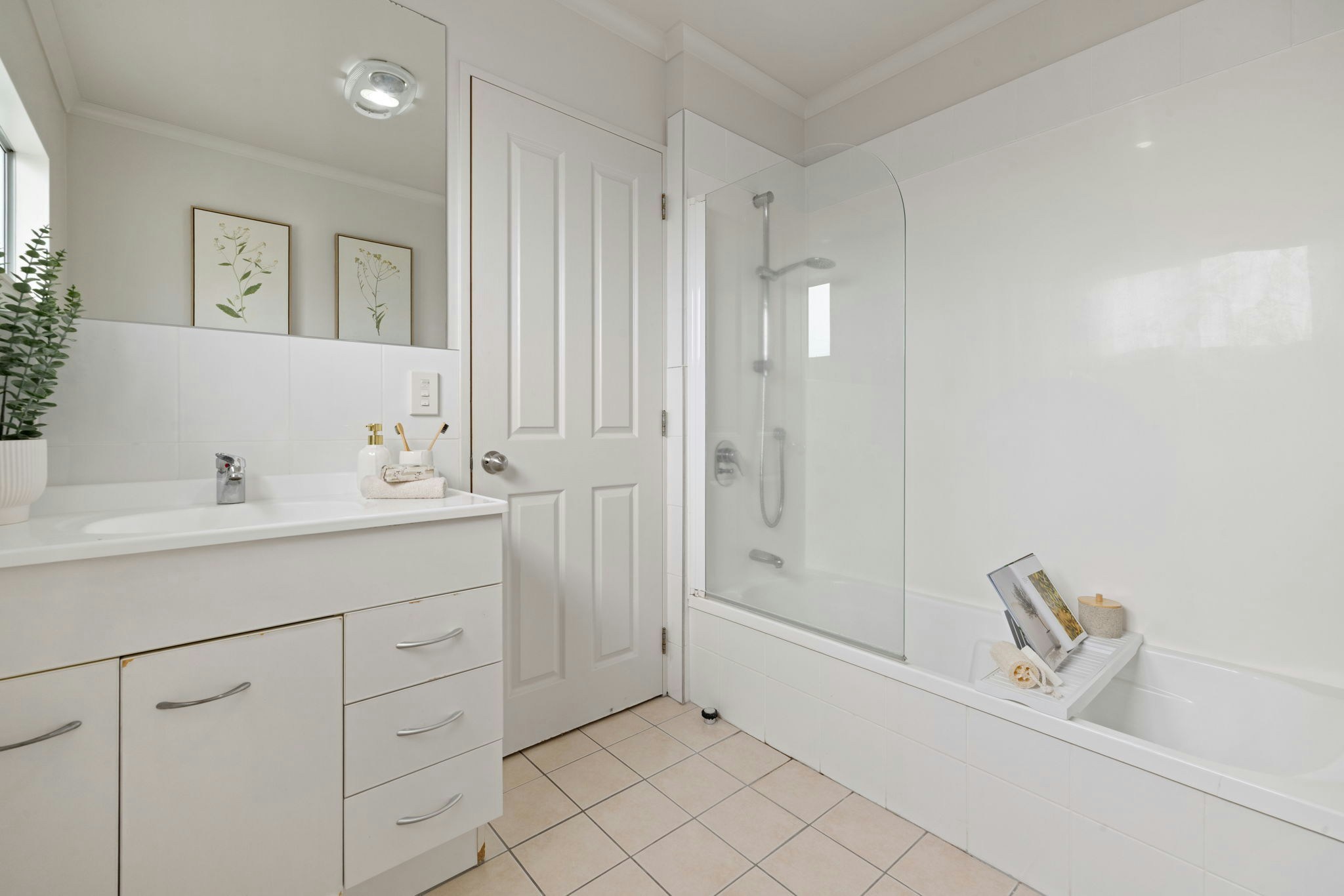 16 web or mls in House SR5 1273