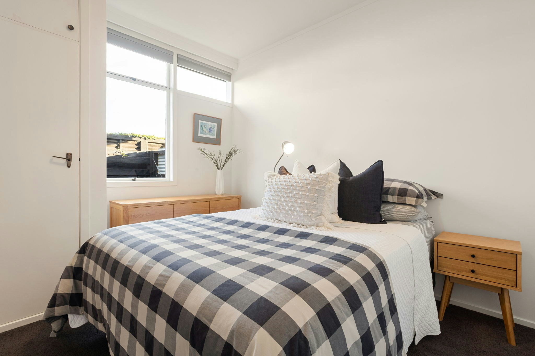 16 web or mls in House SR6 2880