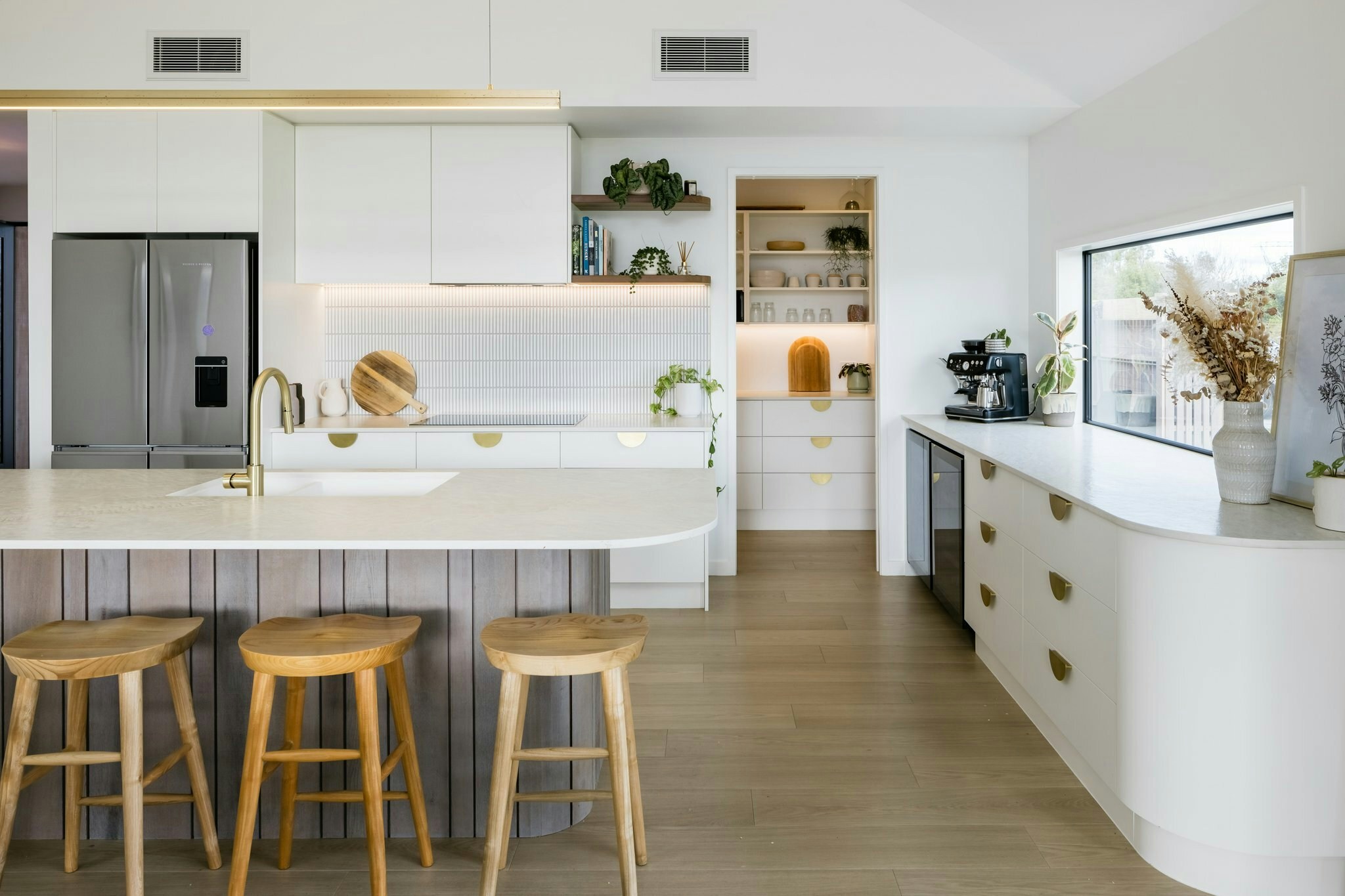 17 web or mls 16 in House AR5 1837