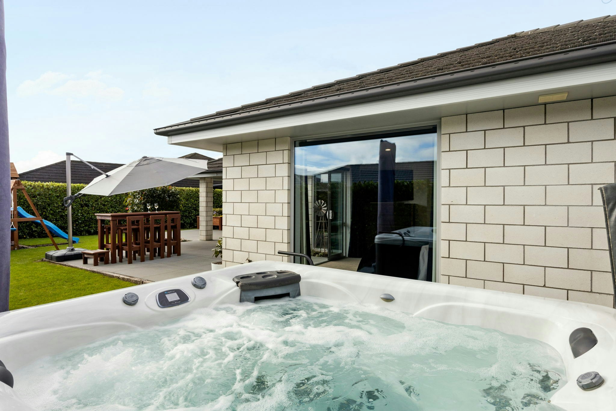 17 web or mls in House AR0 0171