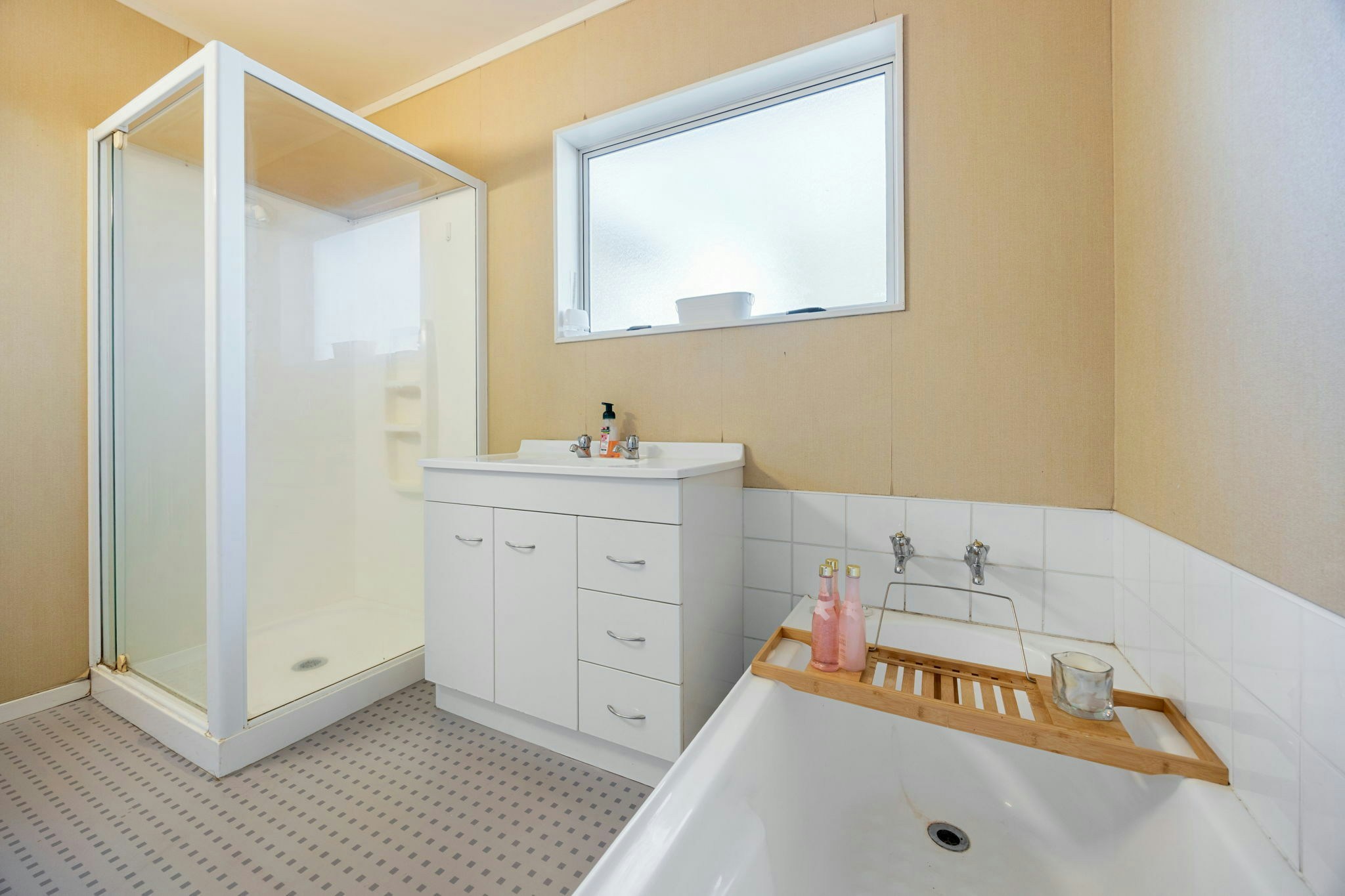 17 web or mls in House AR0 1853