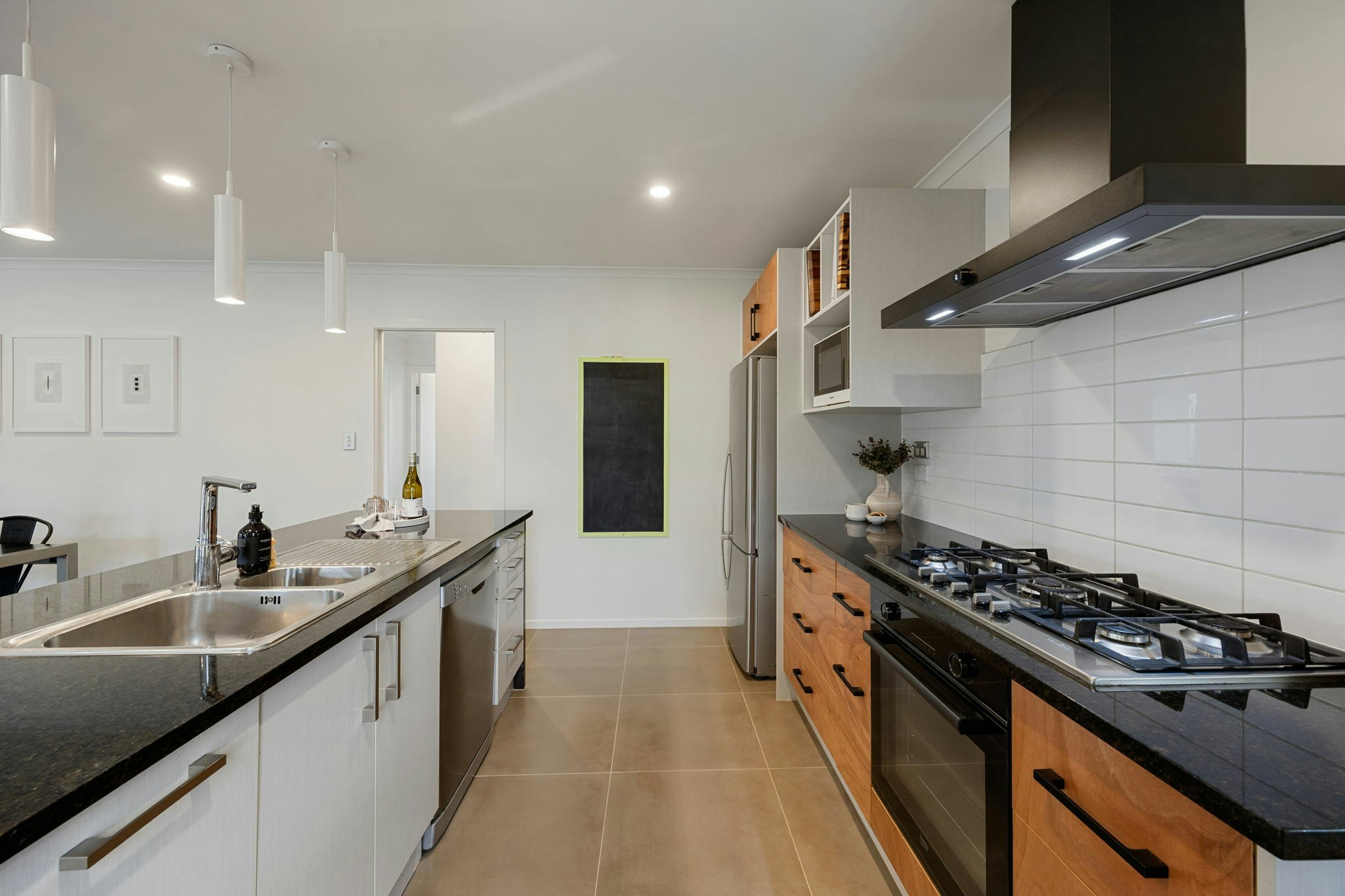 17 web or mls in House AR0 3993