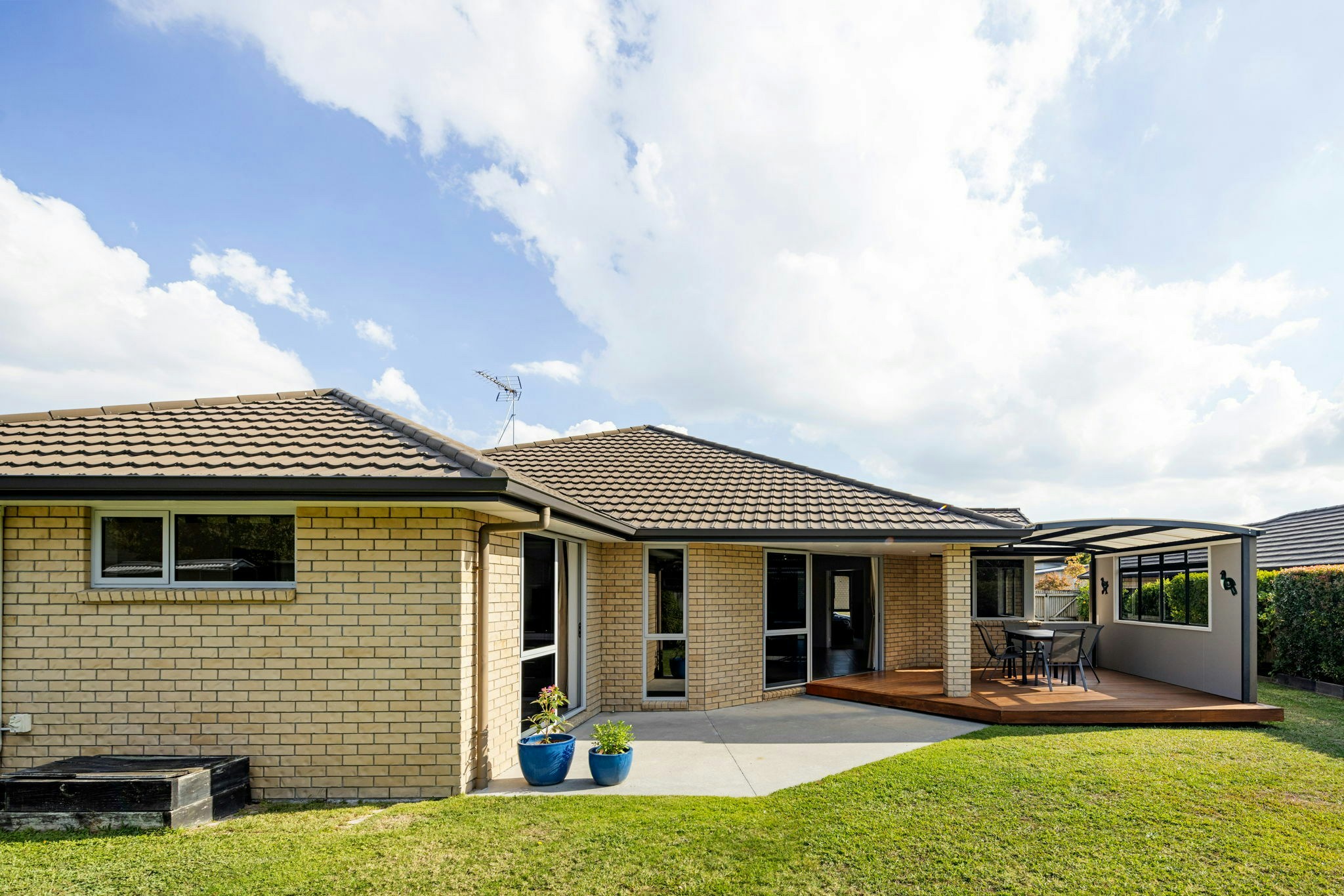 17 web or mls in House AR5 9462