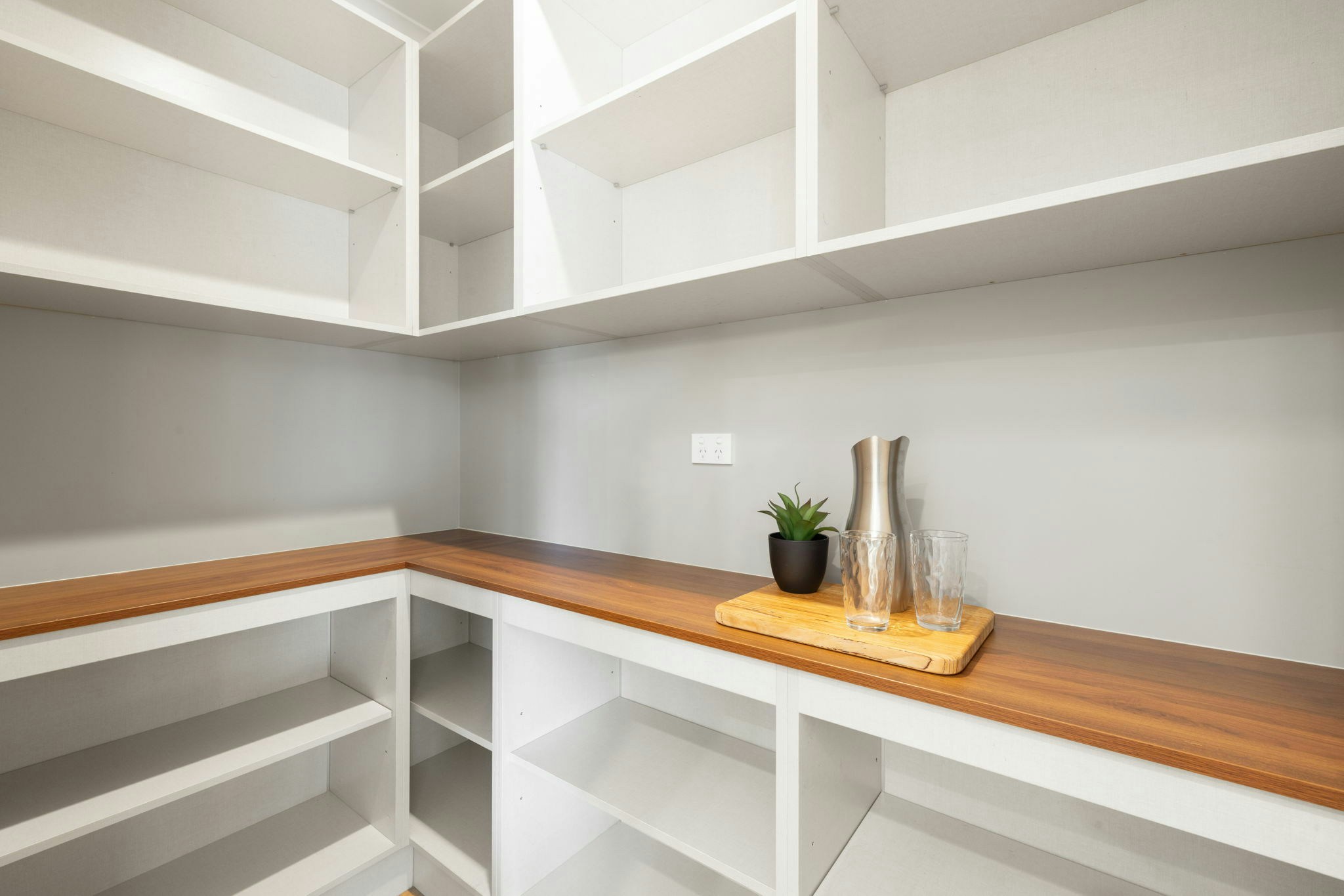 17 web or mls in House SR5 0108