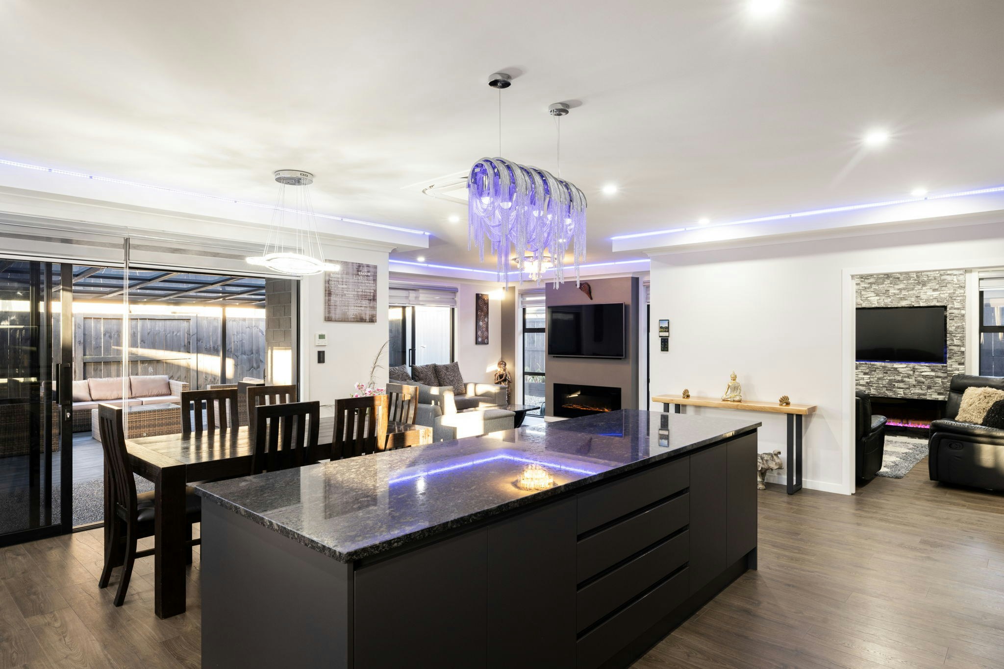 17 web or mls in House SR5 3107