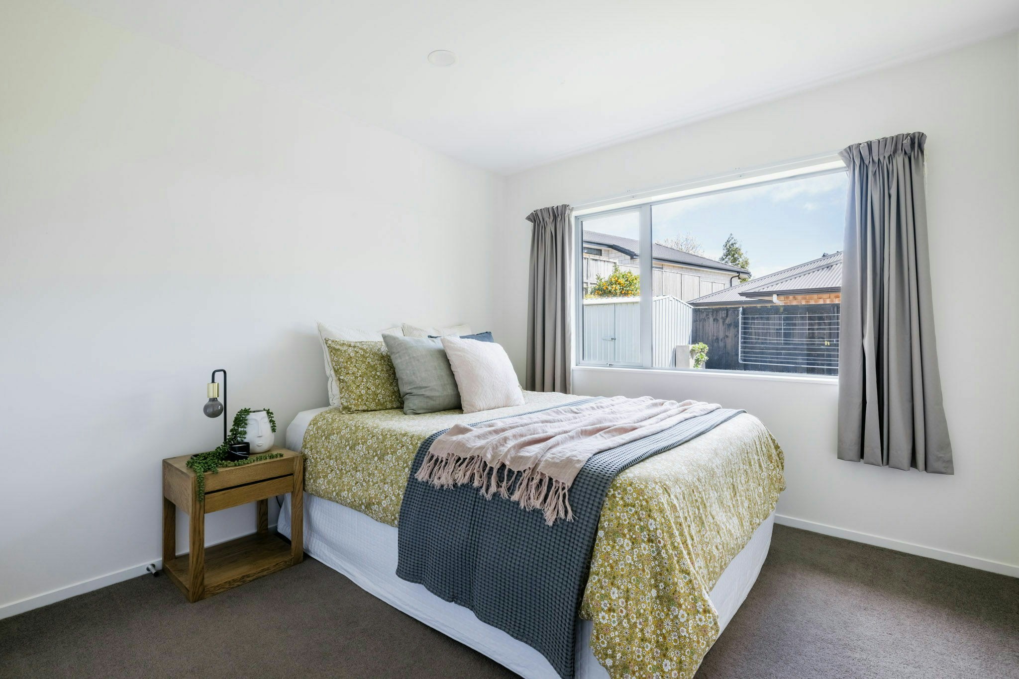 18 web or mls 13 in House SR5 9739