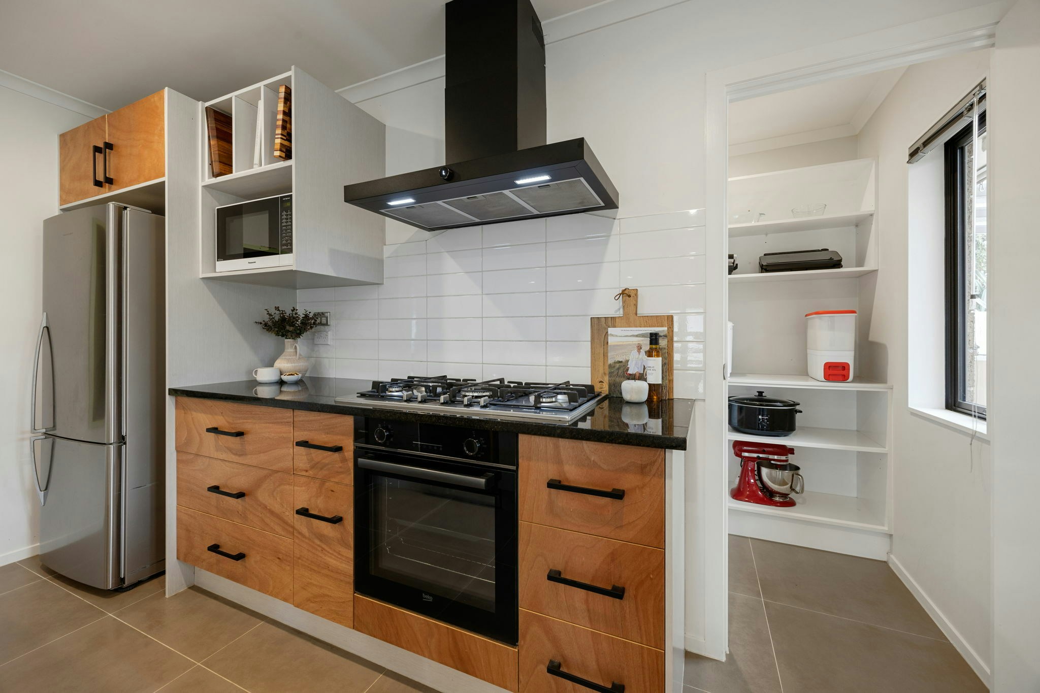 18 web or mls in House AR0 4003