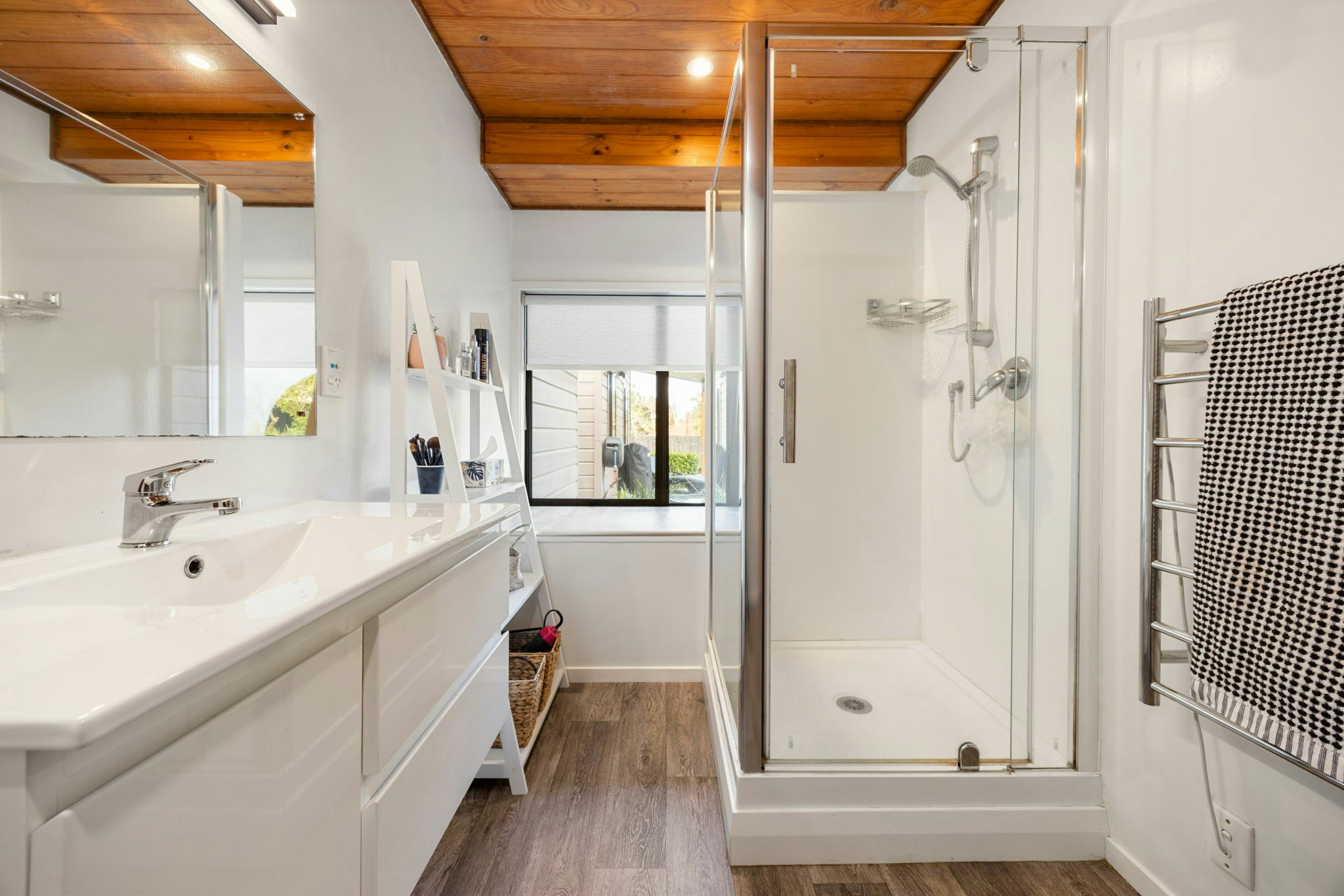 18 web or mls in House AR0 4120