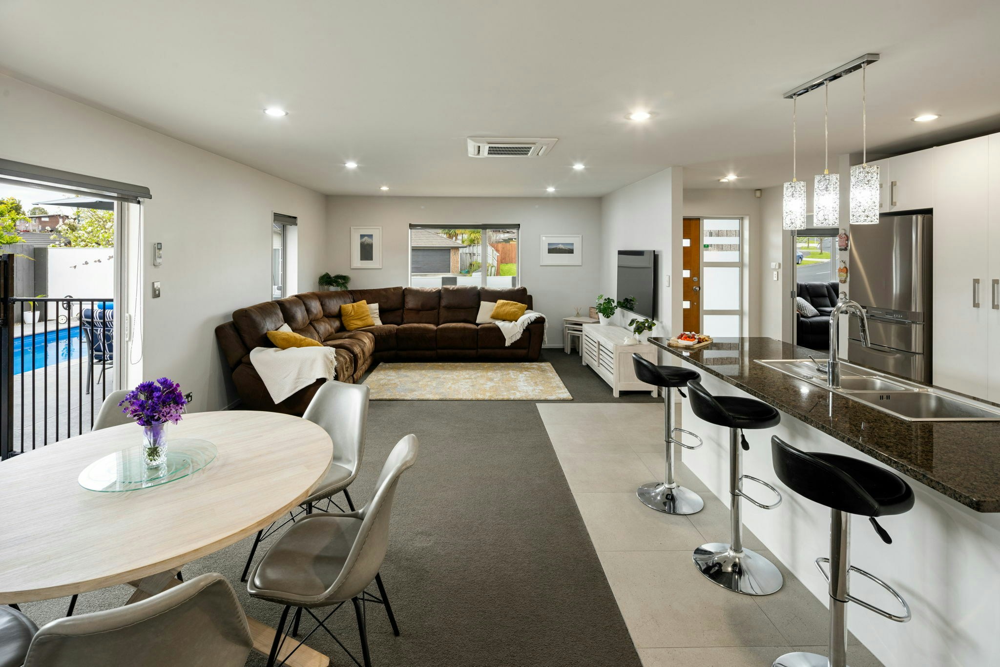 18 web or mls in House AR5 4957