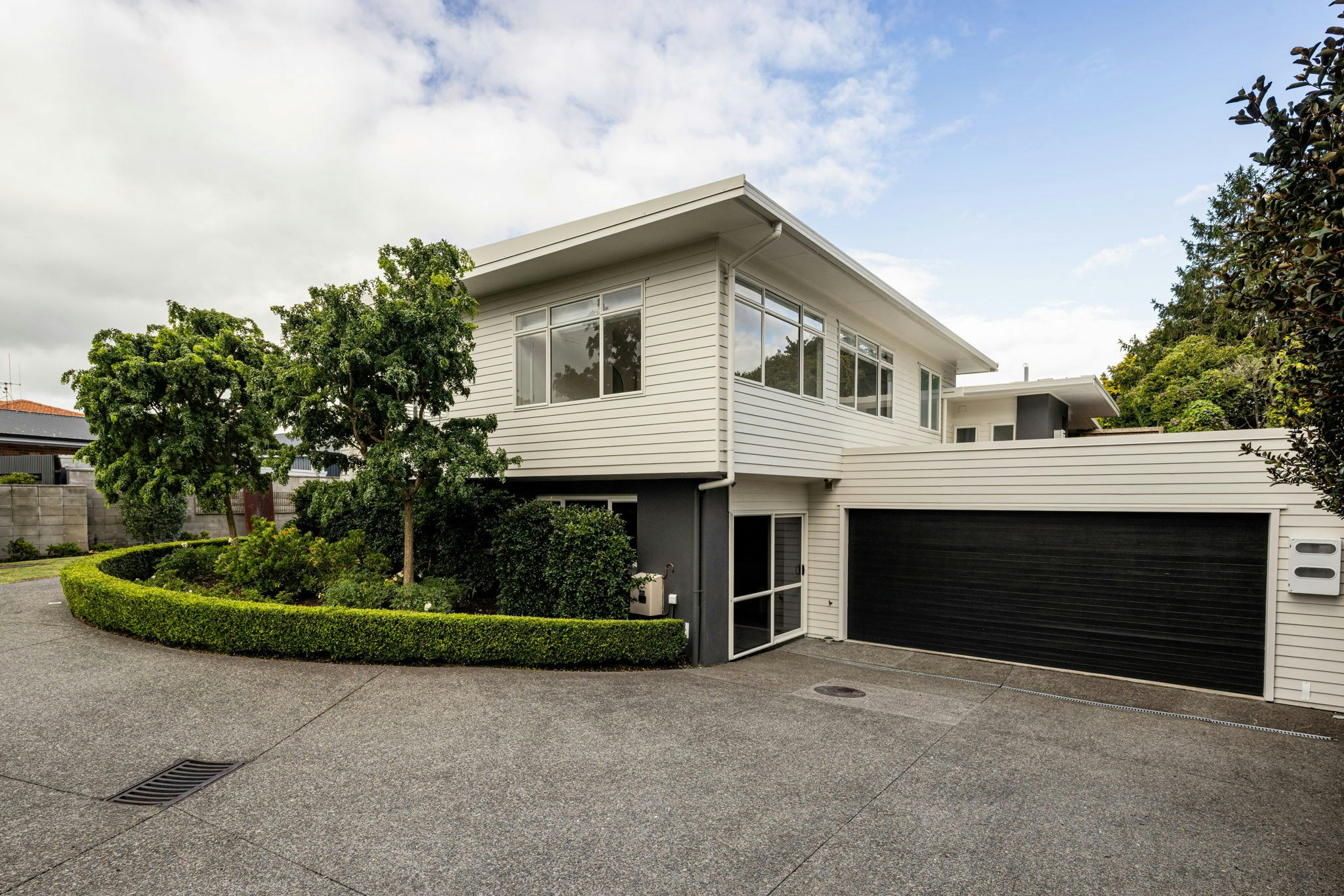 18 web or mls in House AR5 7628