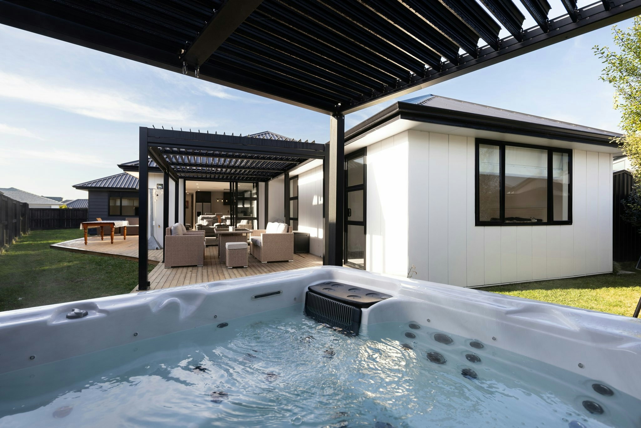 18 web or mls in House AR5 9896