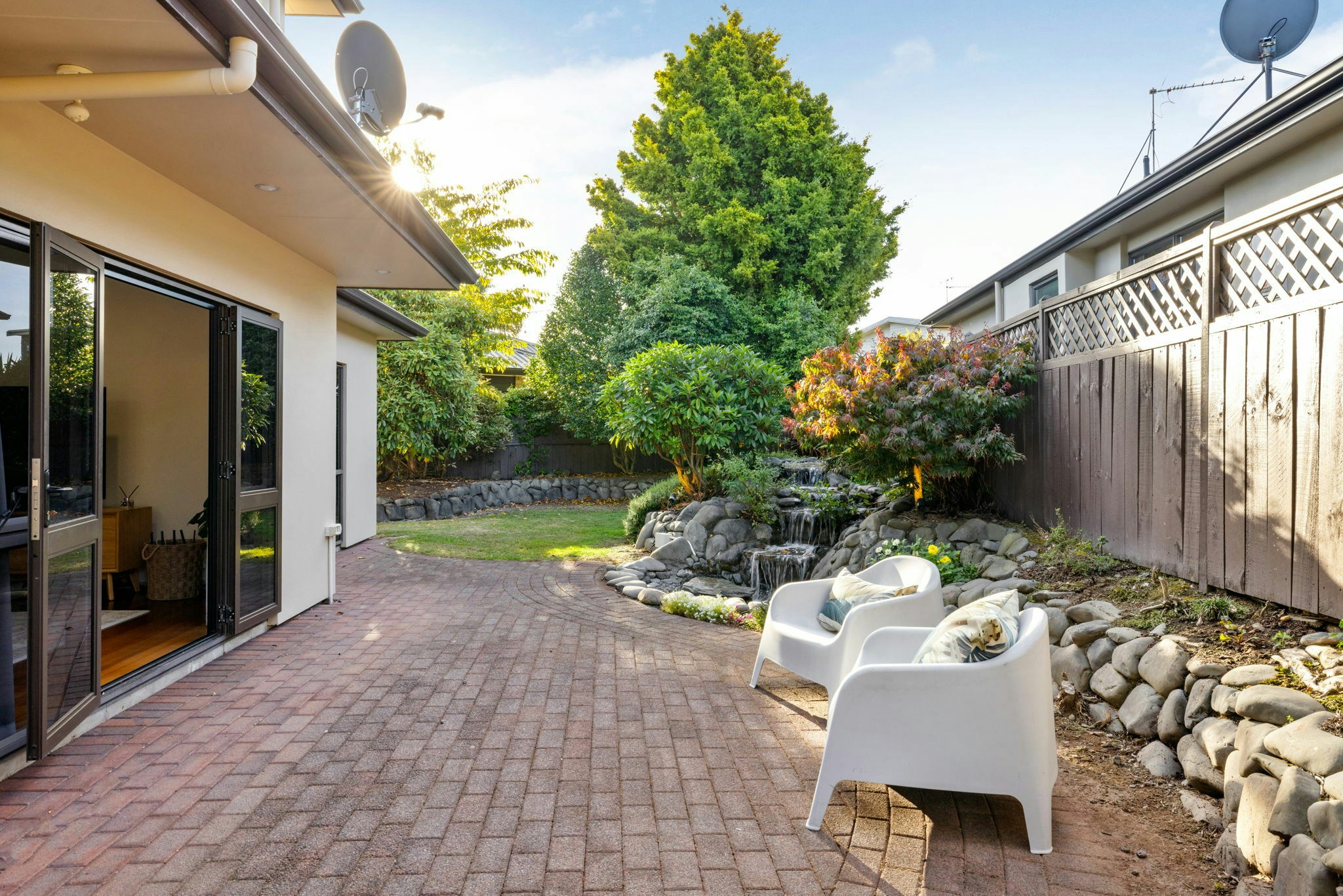 18 web or mls in House SR5 7224