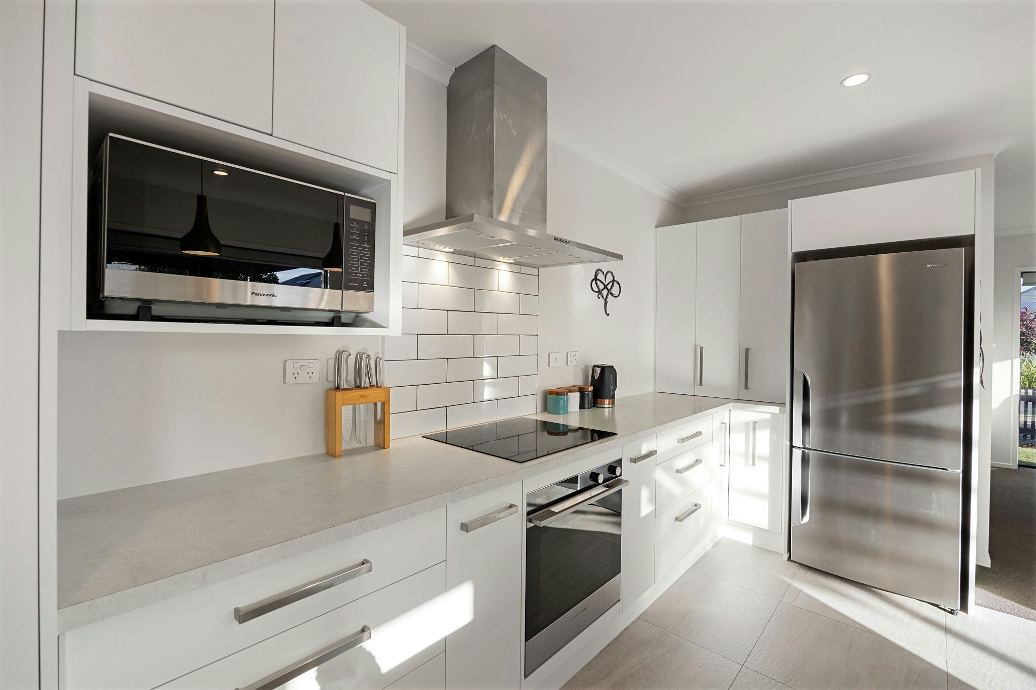 19 web or mls in House AR0 1690