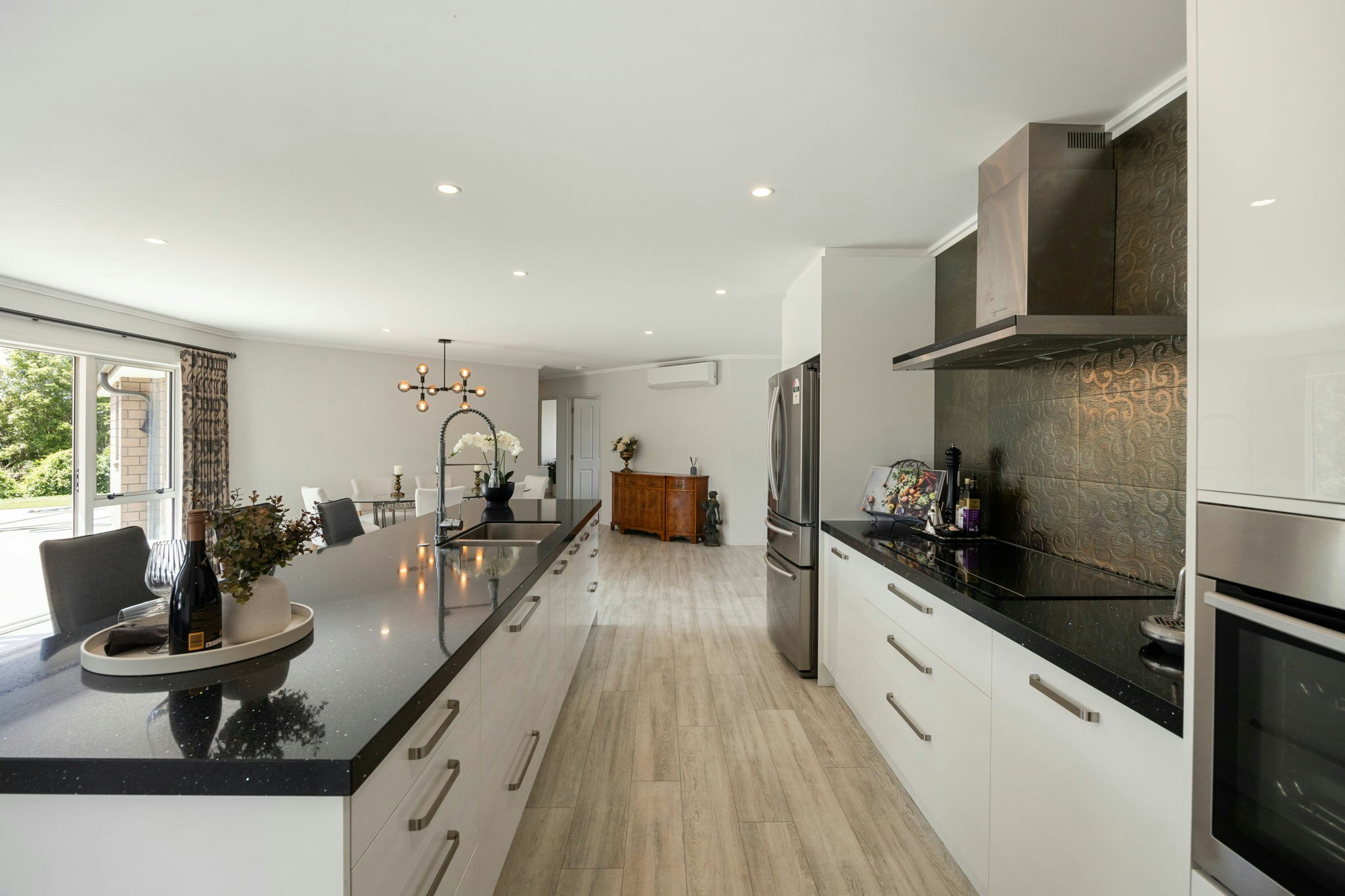 19 web or mls in House AR0 3335