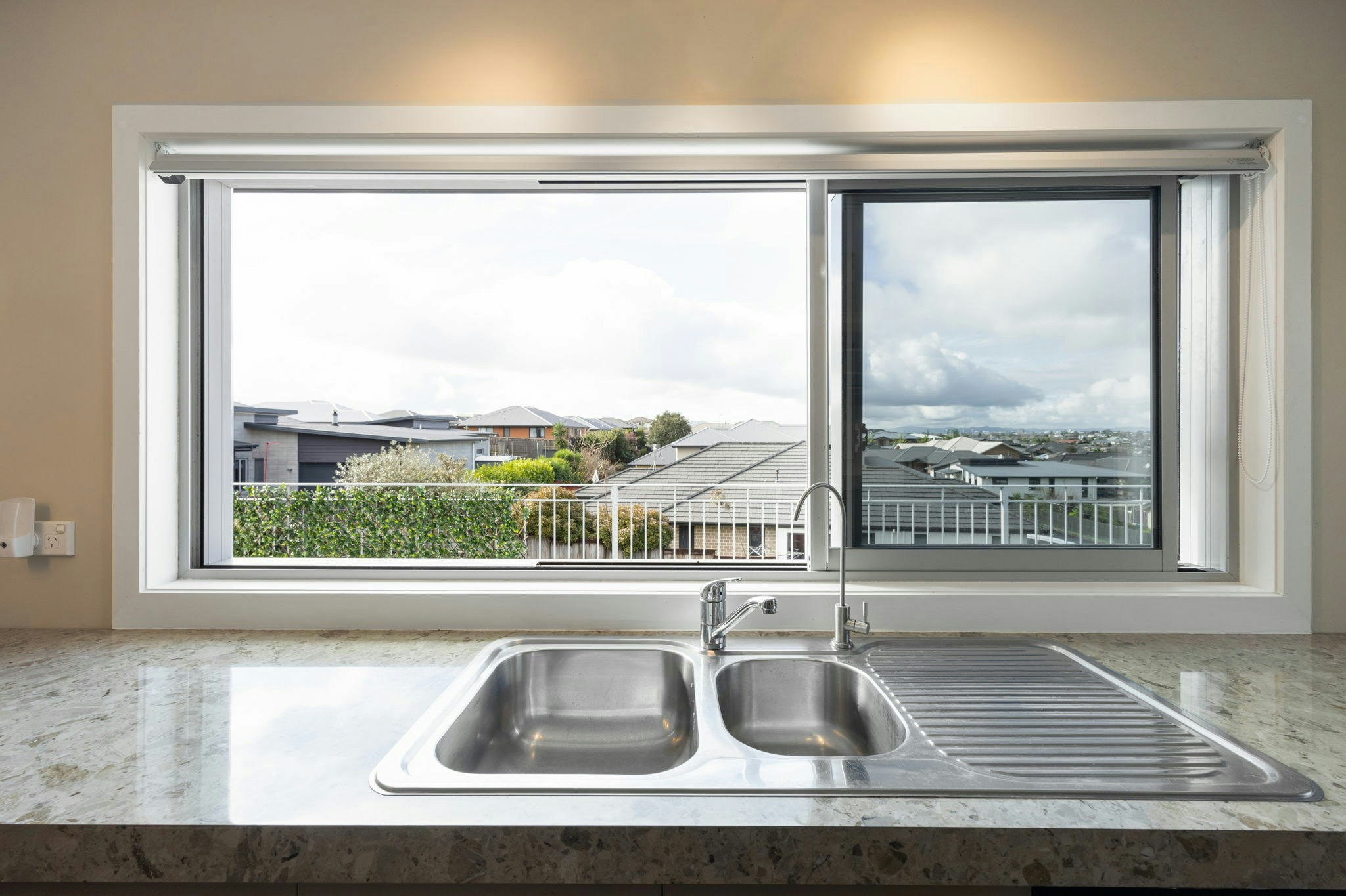 19 web or mls in House AR0 6816