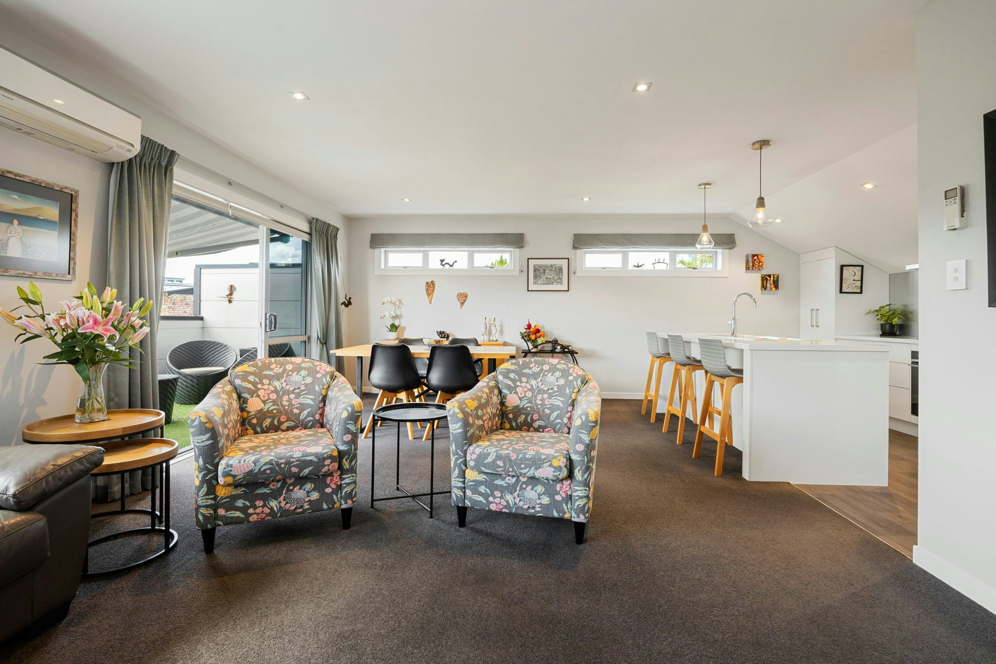 19 web or mls in House AR0 7880