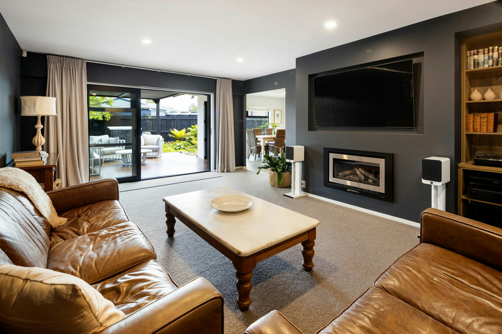 19 web or mls in House AR5 9363