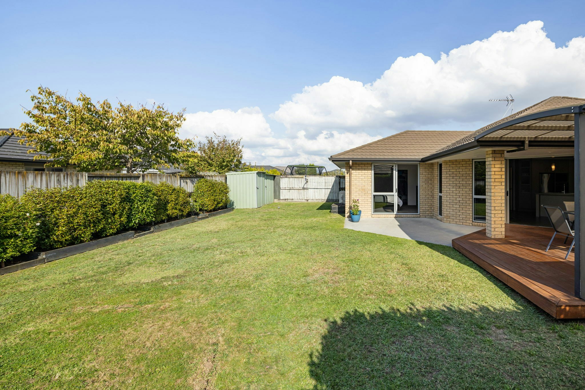 19 web or mls in House AR5 9447