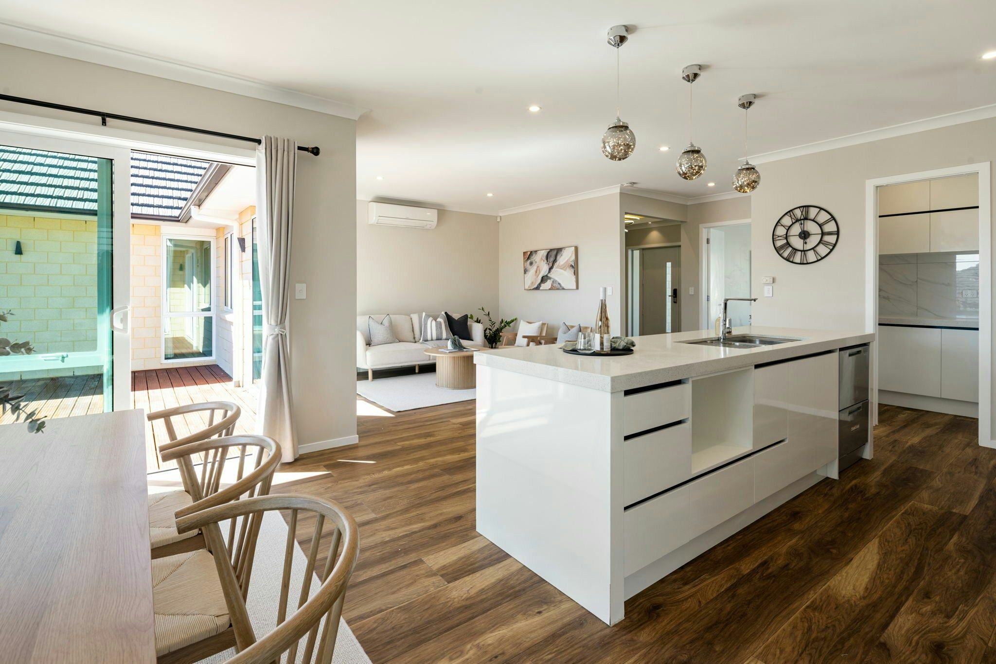 19 web or mls in House AR5 9849