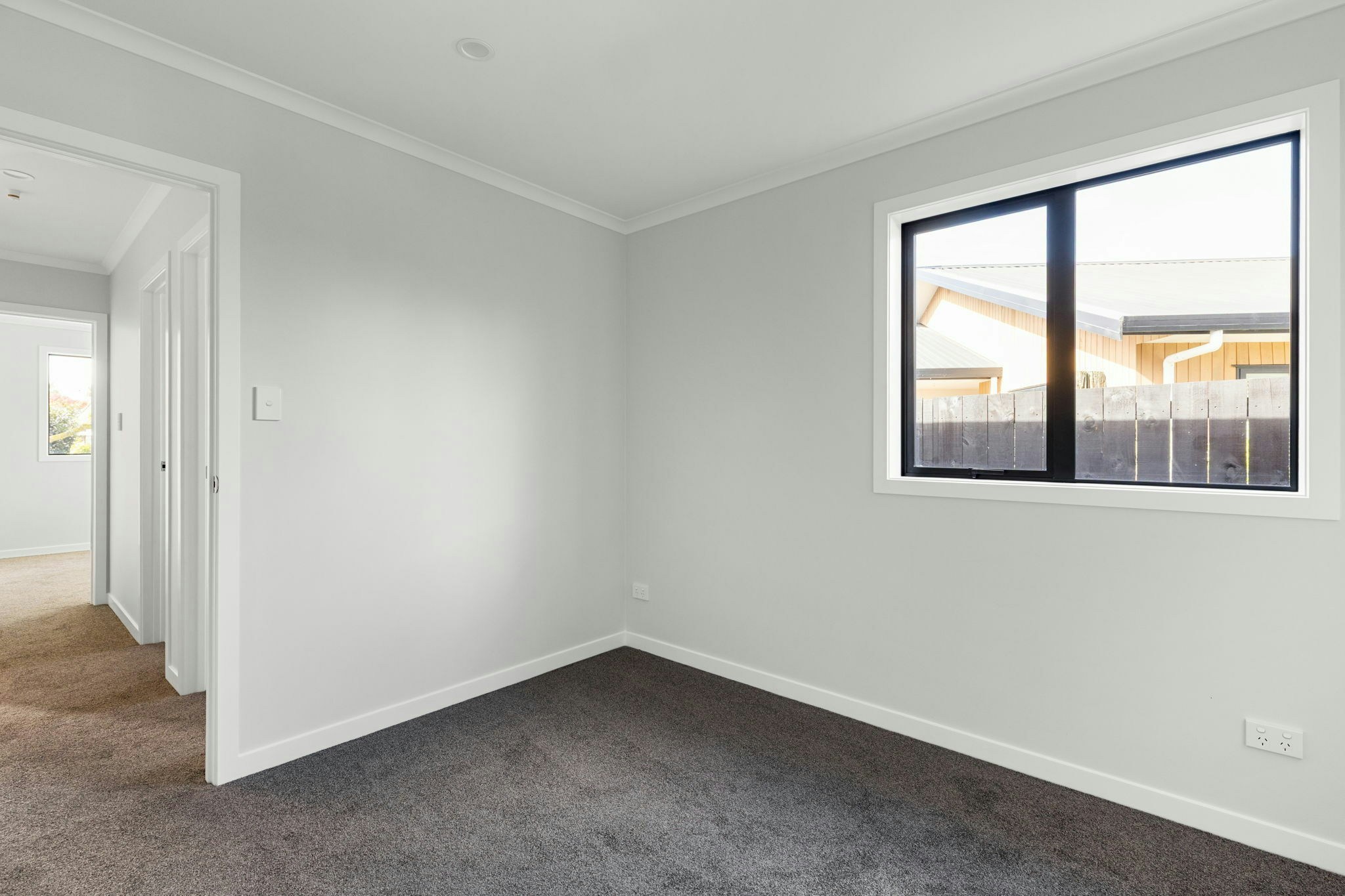 19 web or mls in House SR6 3855