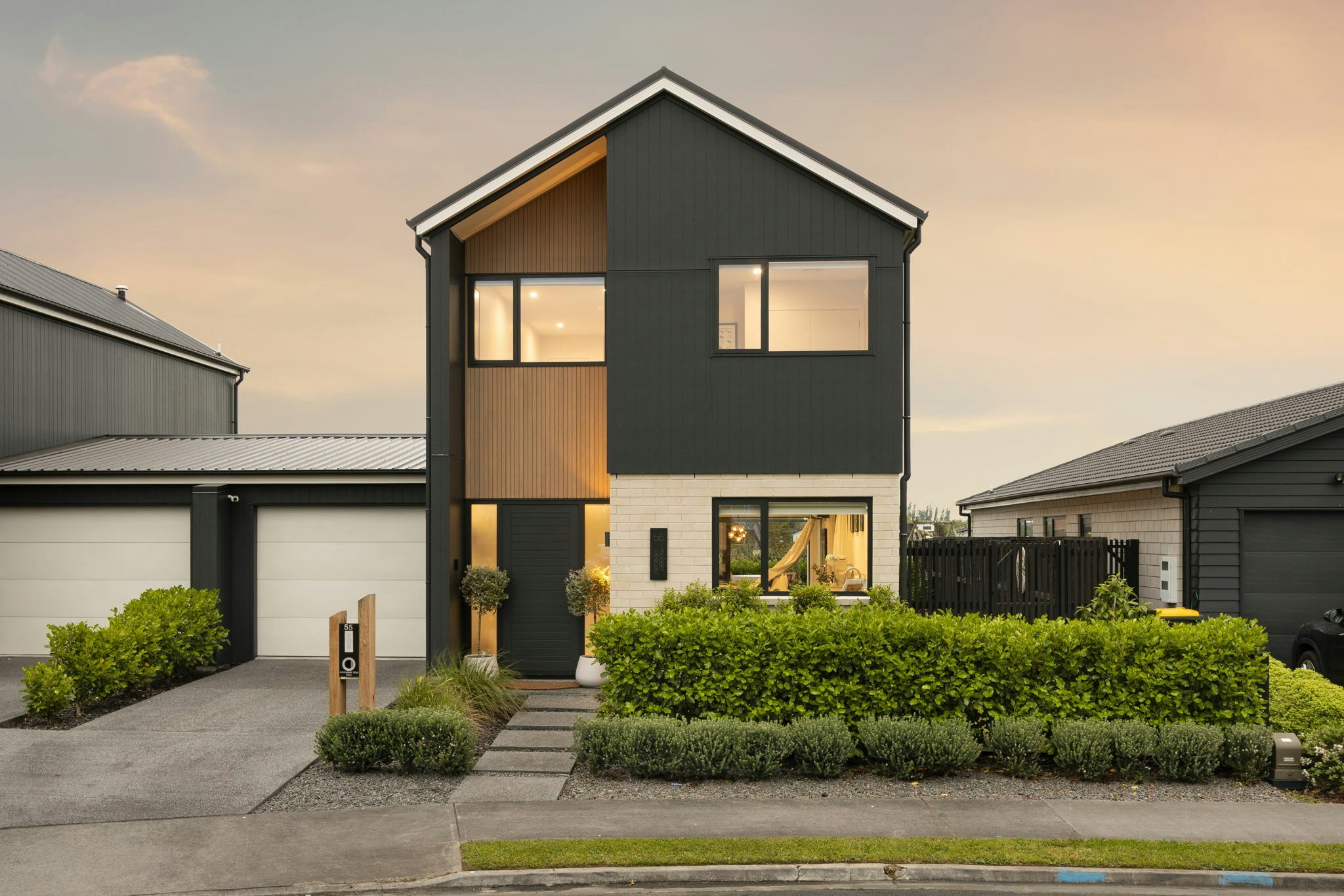 1 A web or mls in House AR0 2990 copy